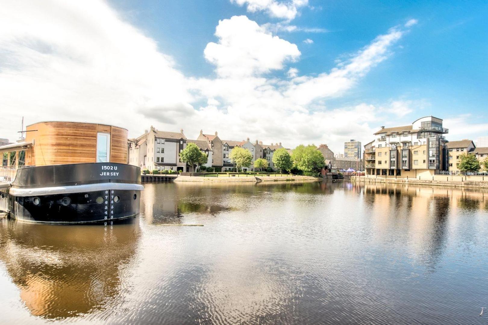 Guestready - Stylish W/ Parking Near *