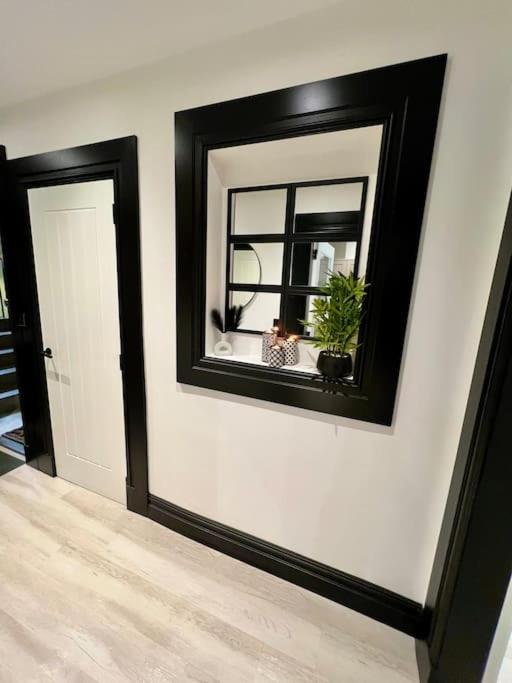 Contemporary Flat In Prime Centre *