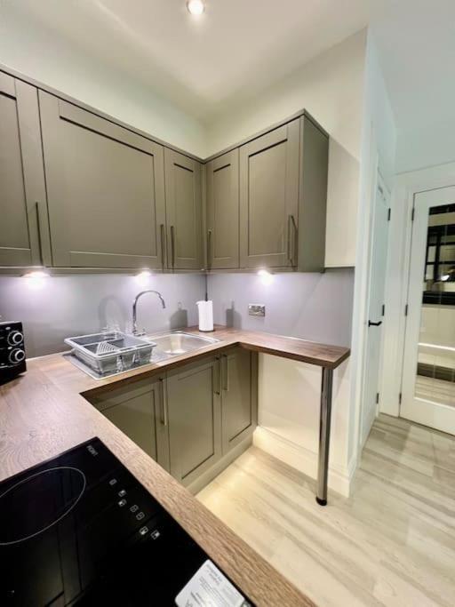 Contemporary Flat In Prime Centre * Edinburgh