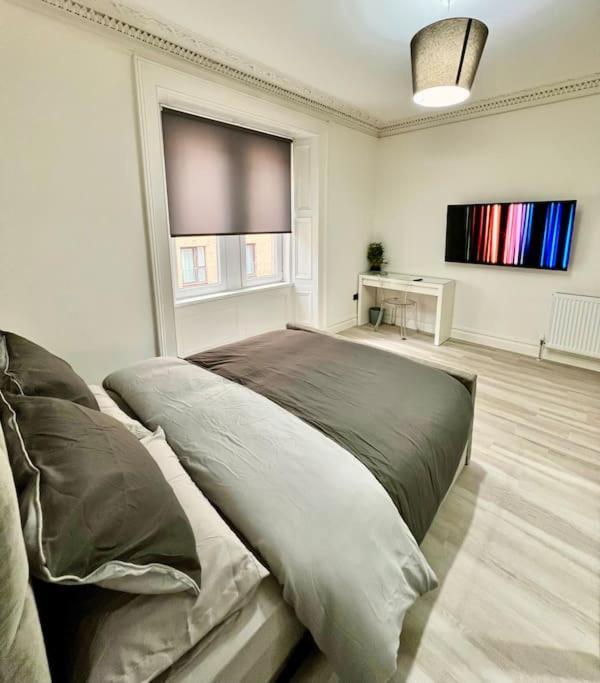 Contemporary Flat In Prime Centre Apartment Edinburgh