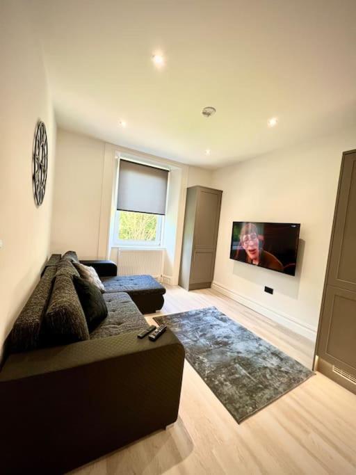 Contemporary Flat In Prime Centre * Edinburgh