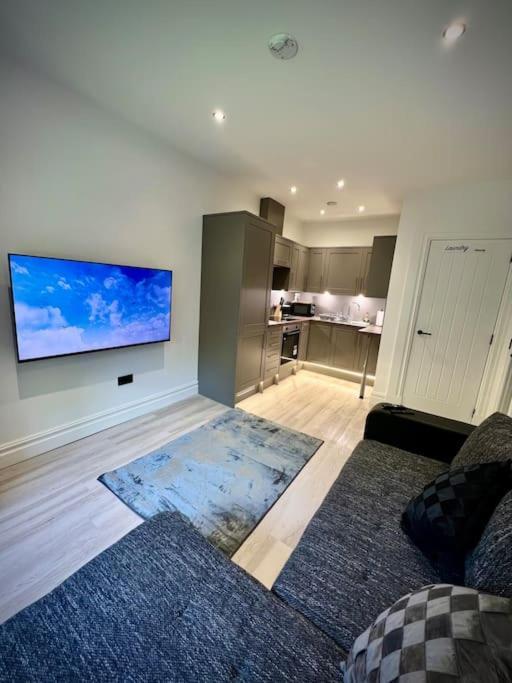 Contemporary Flat In Prime Centre *