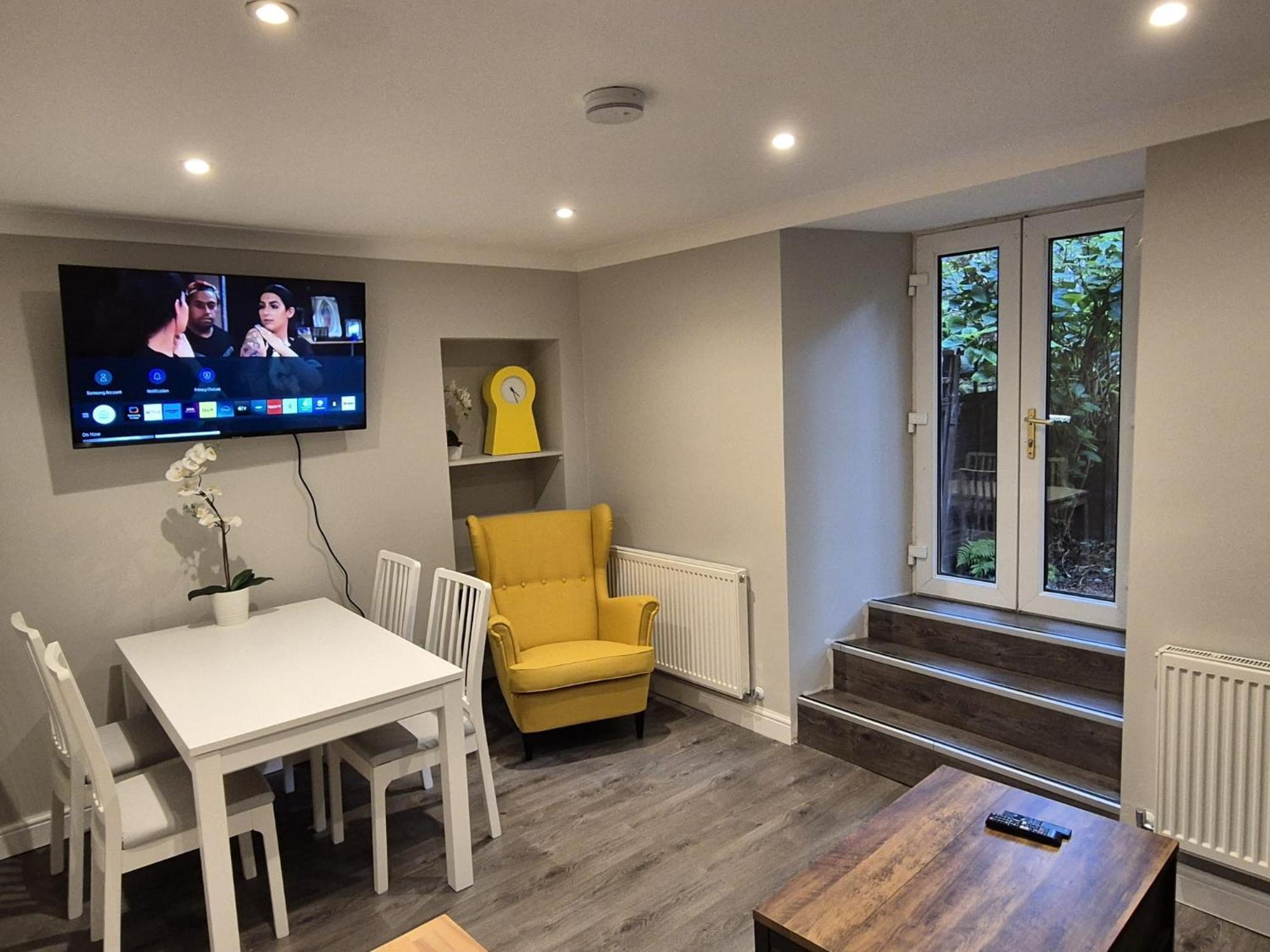 St Patrick Square Seagate Main Door Apartment