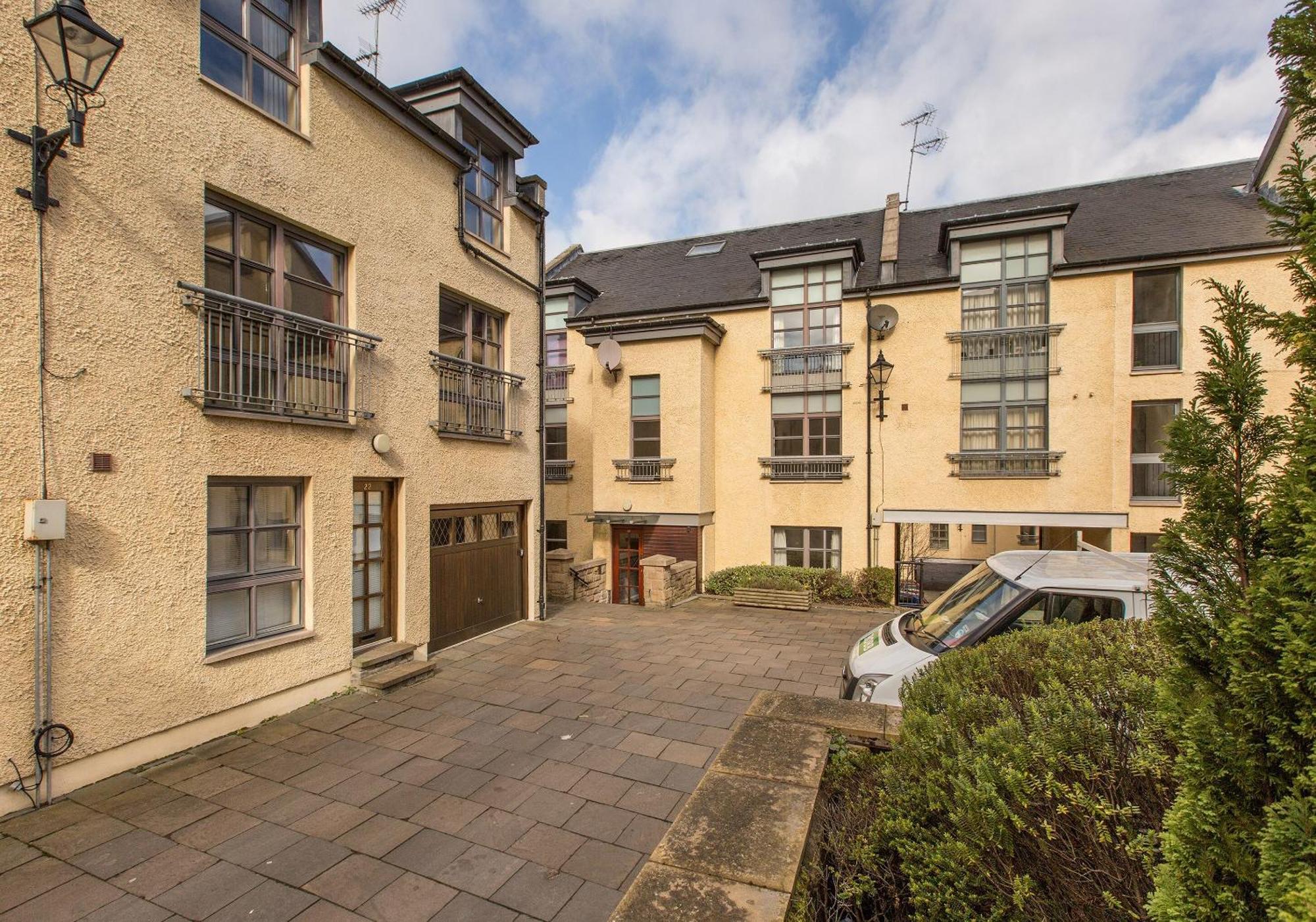 Apartment Old Tolbooth Wynd - 393