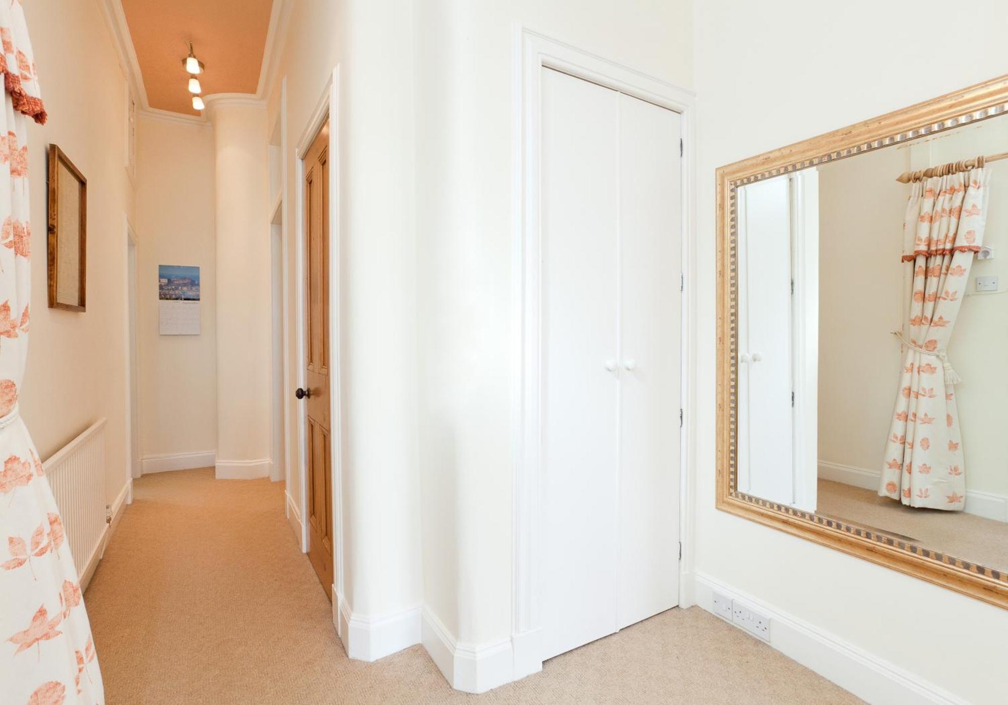 Apartment Mardale Crescent - 380