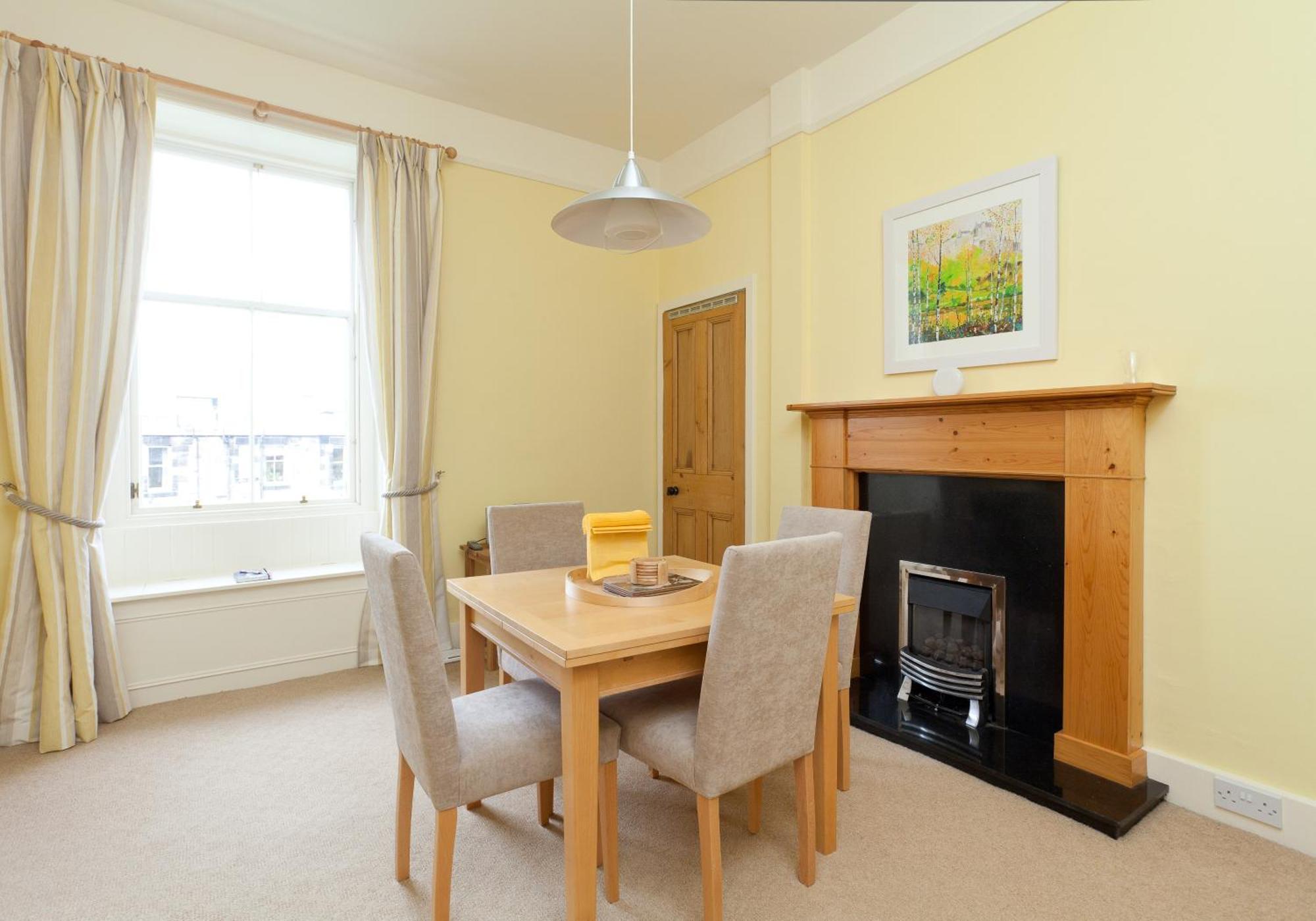 Mardale Crescent - 380