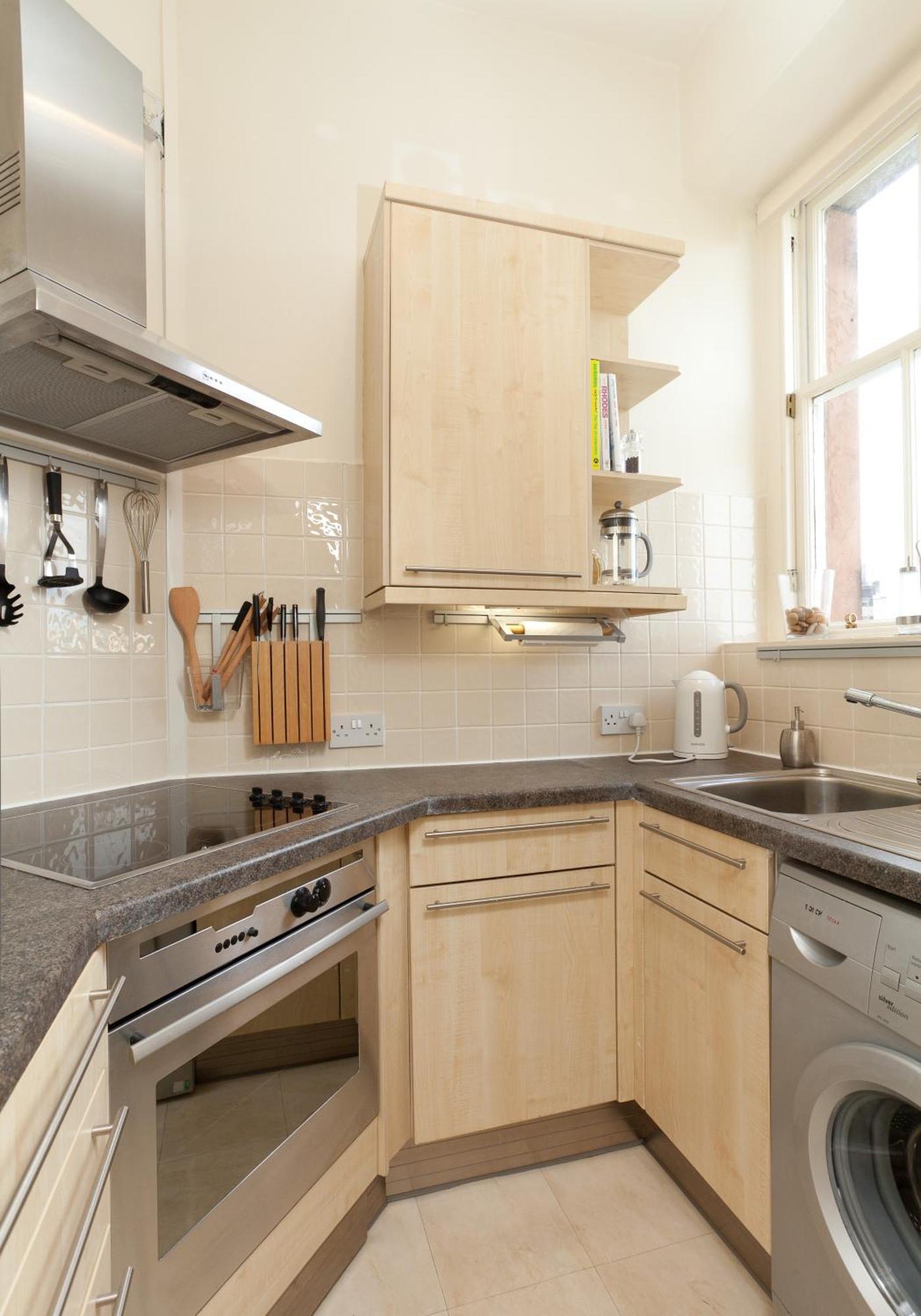 Mardale Crescent - 380