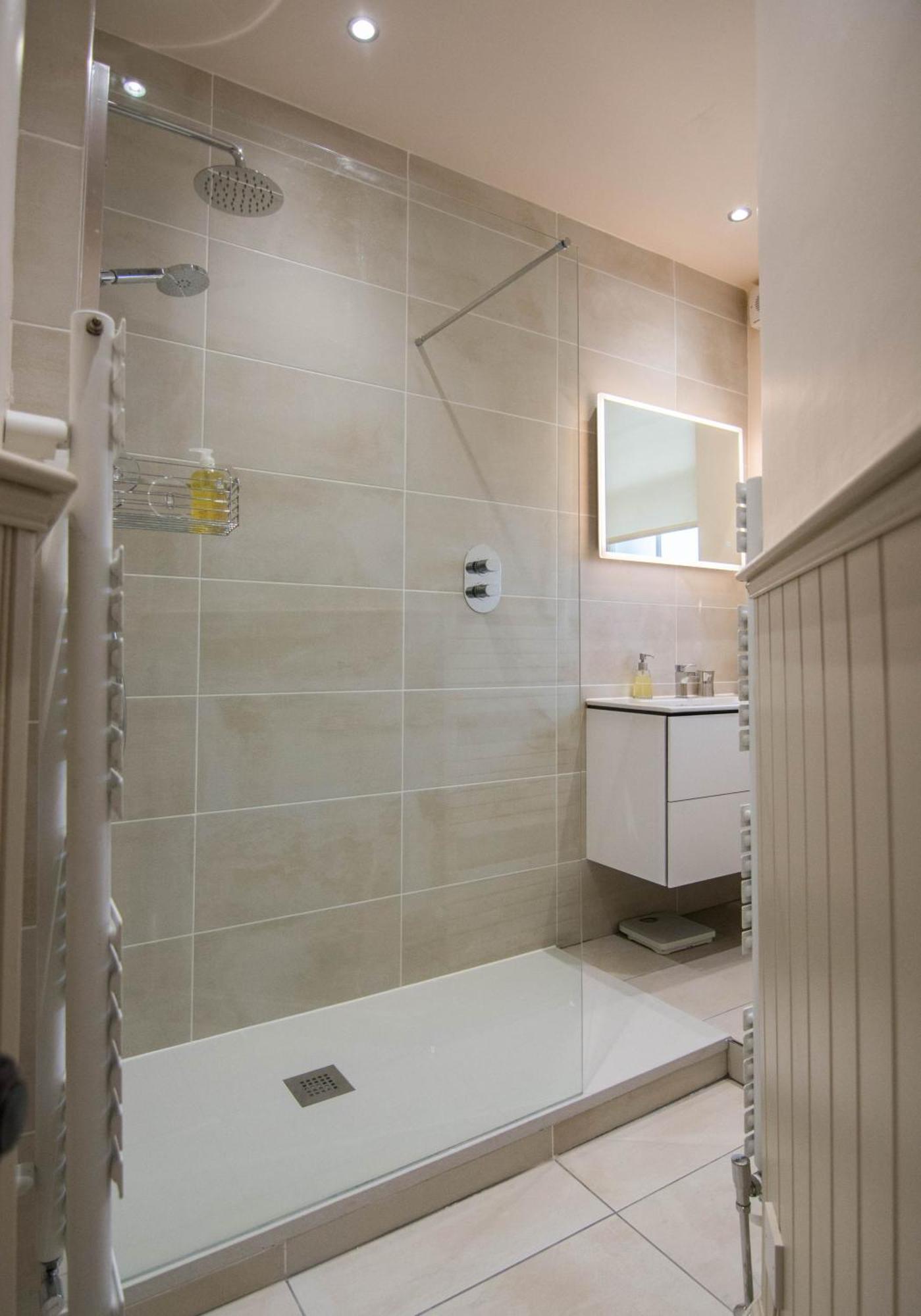 Mardale Crescent - 380 Apartment EDI