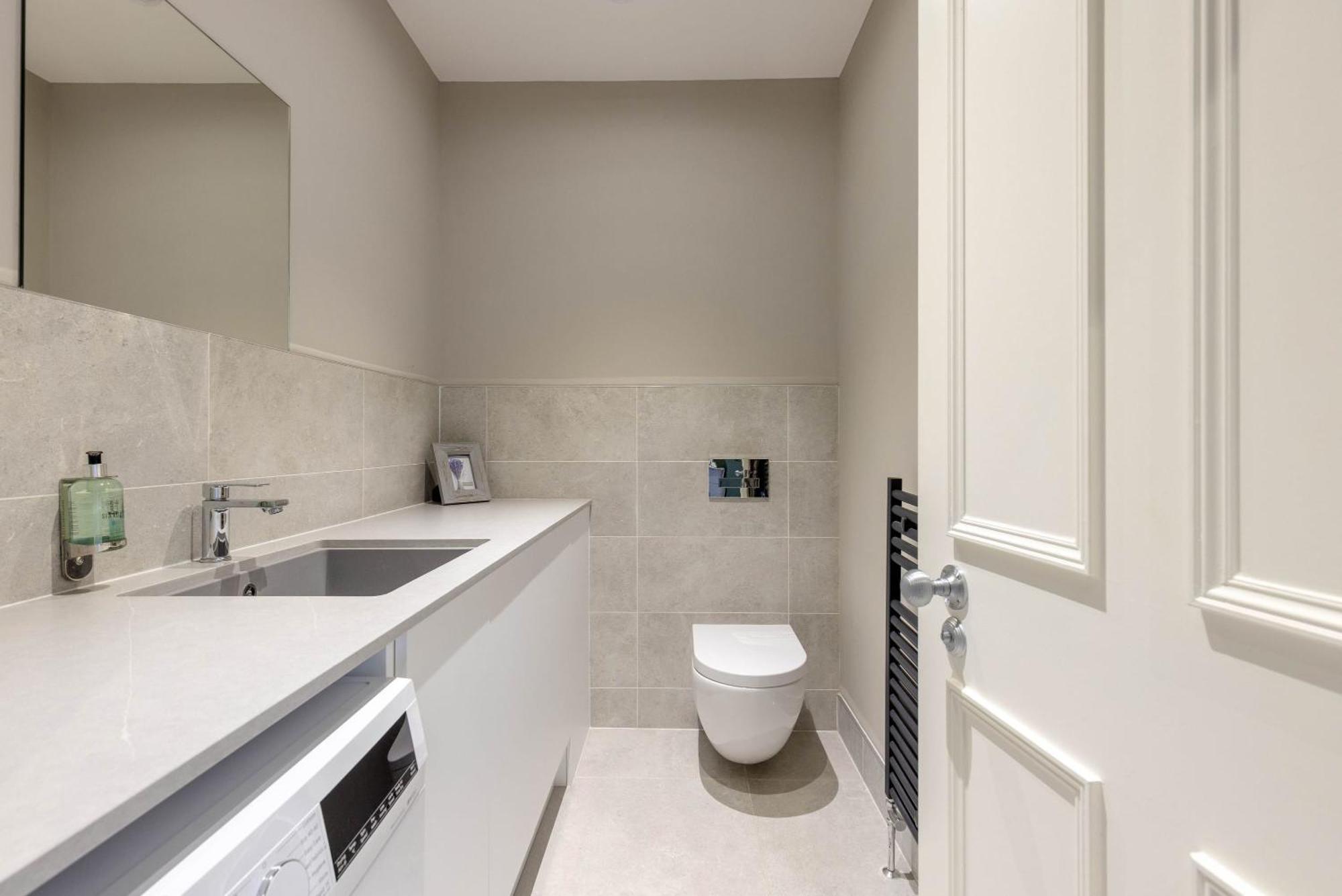 Dragon - Alina - 1 Bed Centre Luxury Apartment EDI