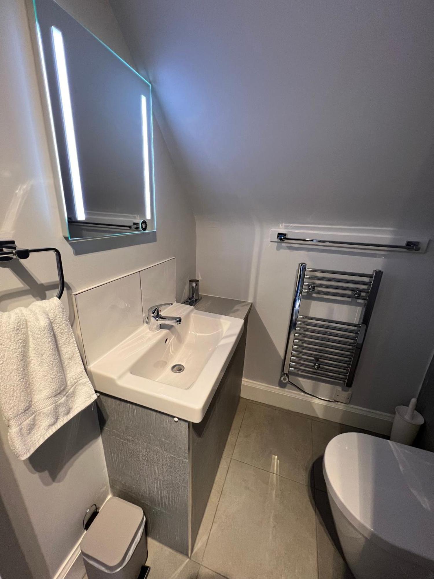 Gladstone House 4*