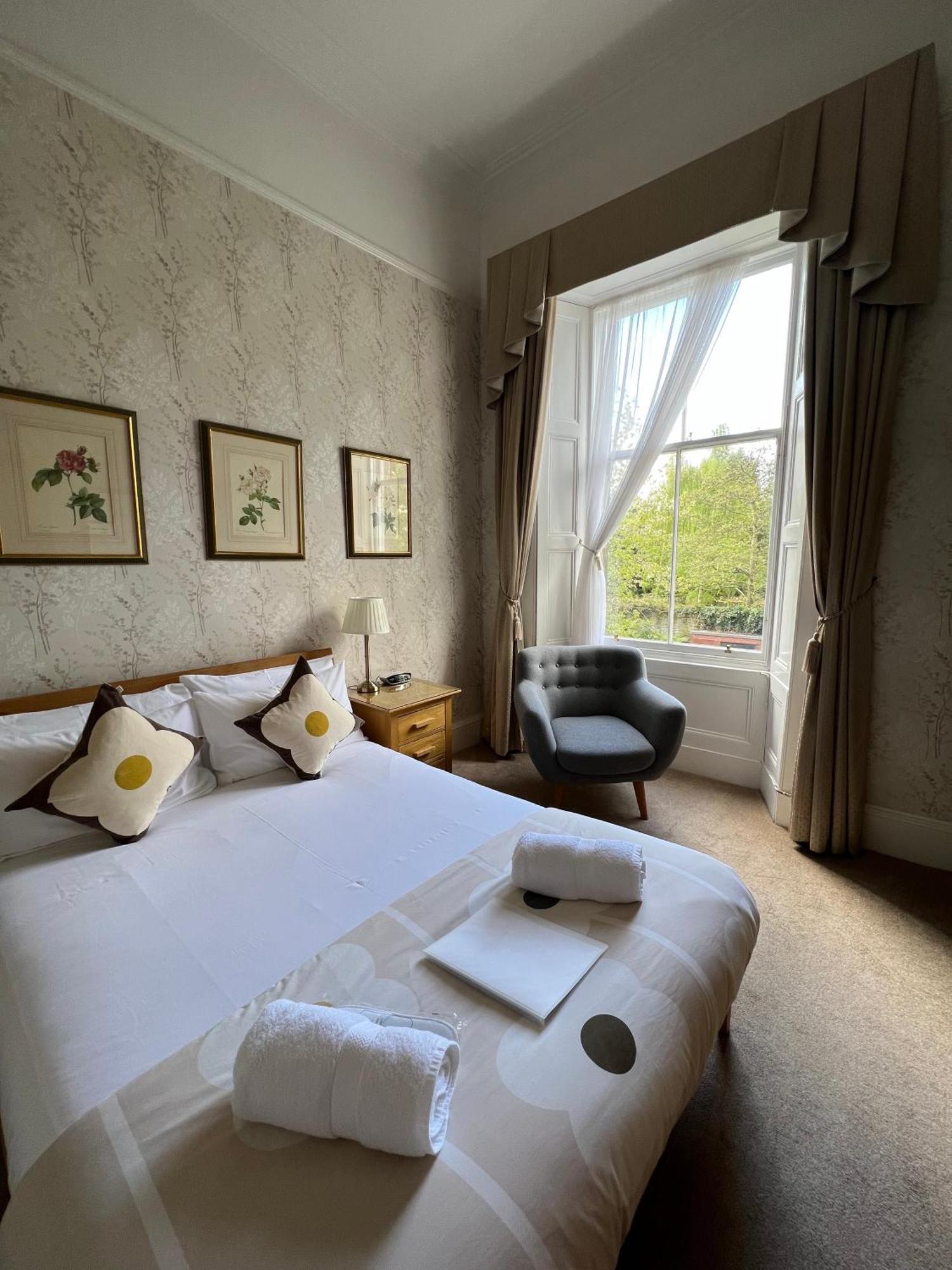 Gladstone House 4* Edinburgh