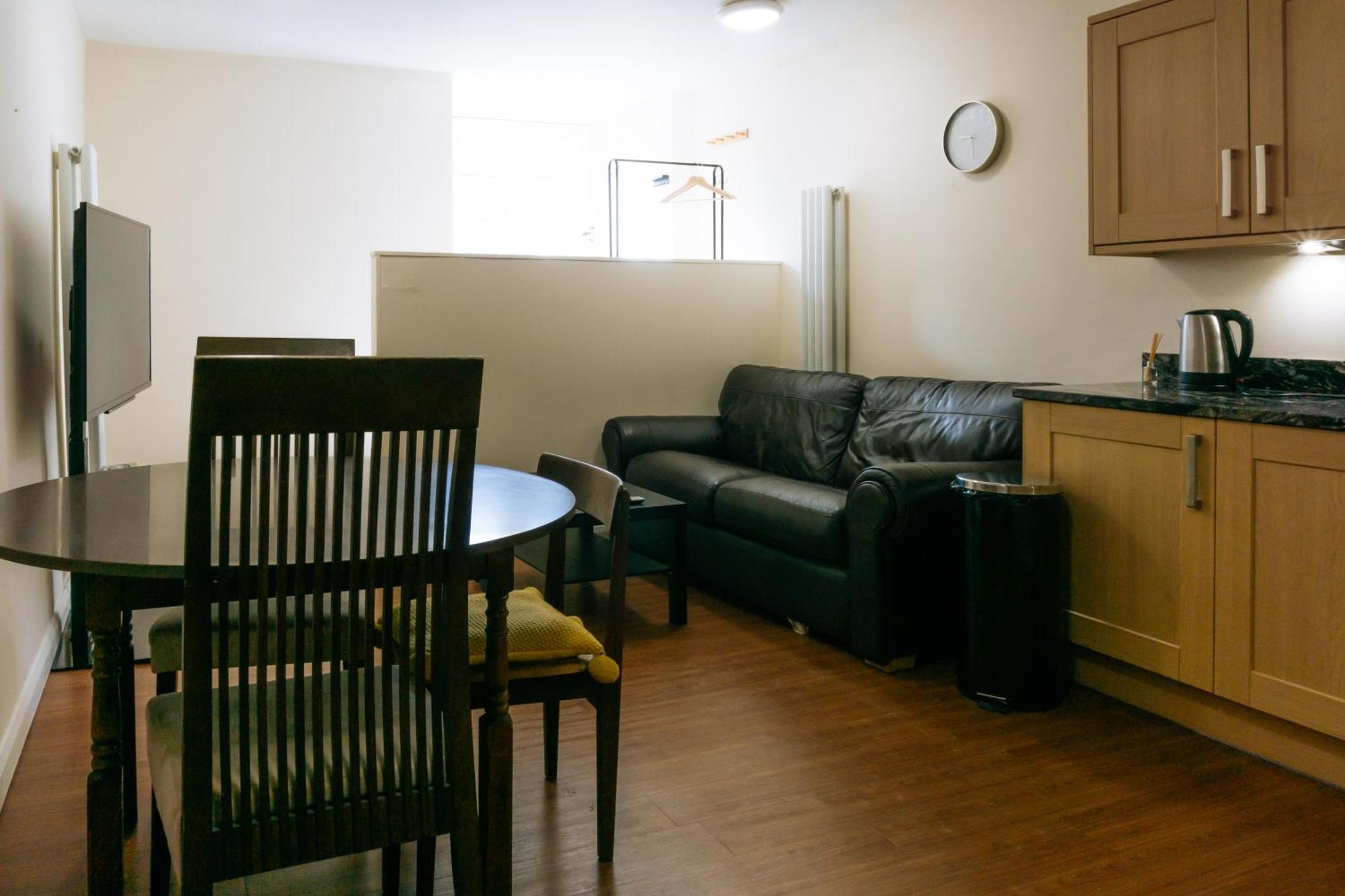 Homely 3 Bedroom In The Heart Of EDI