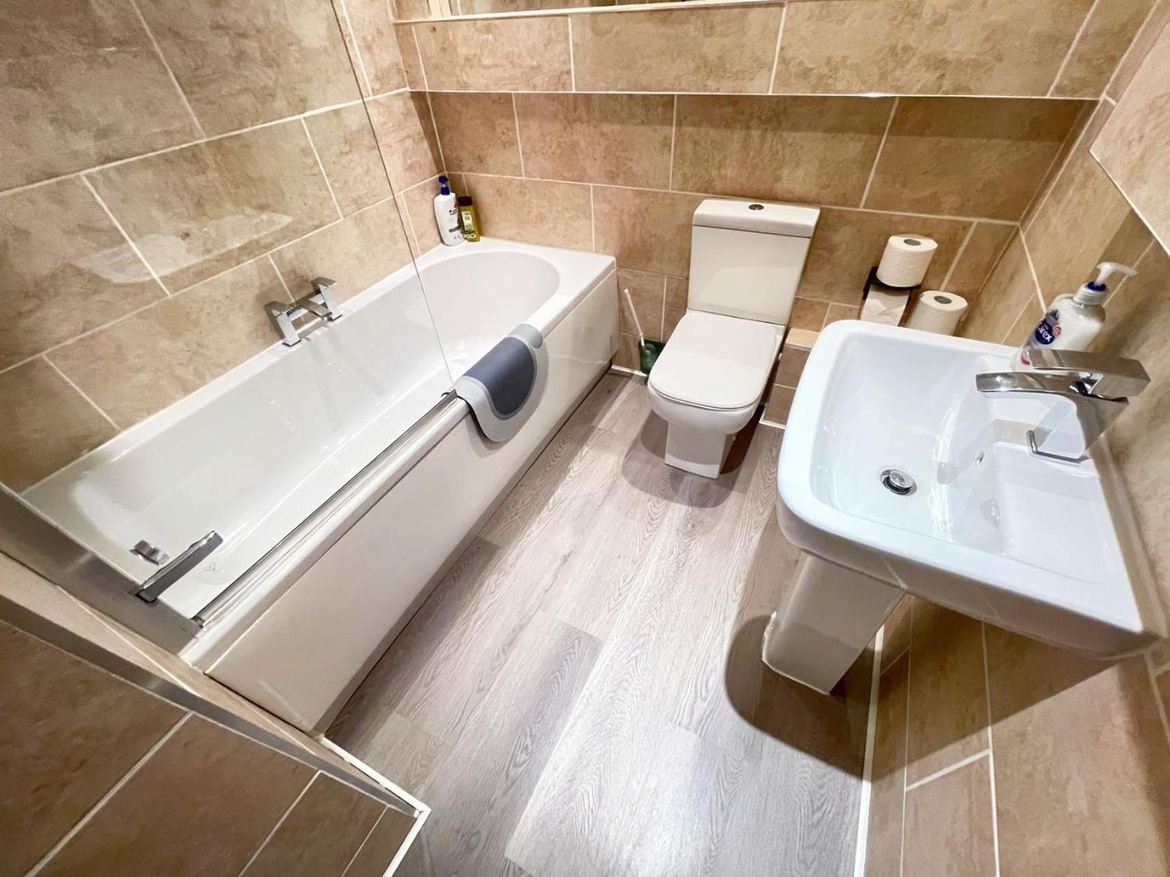 Lovely Two Bedrooms EDI