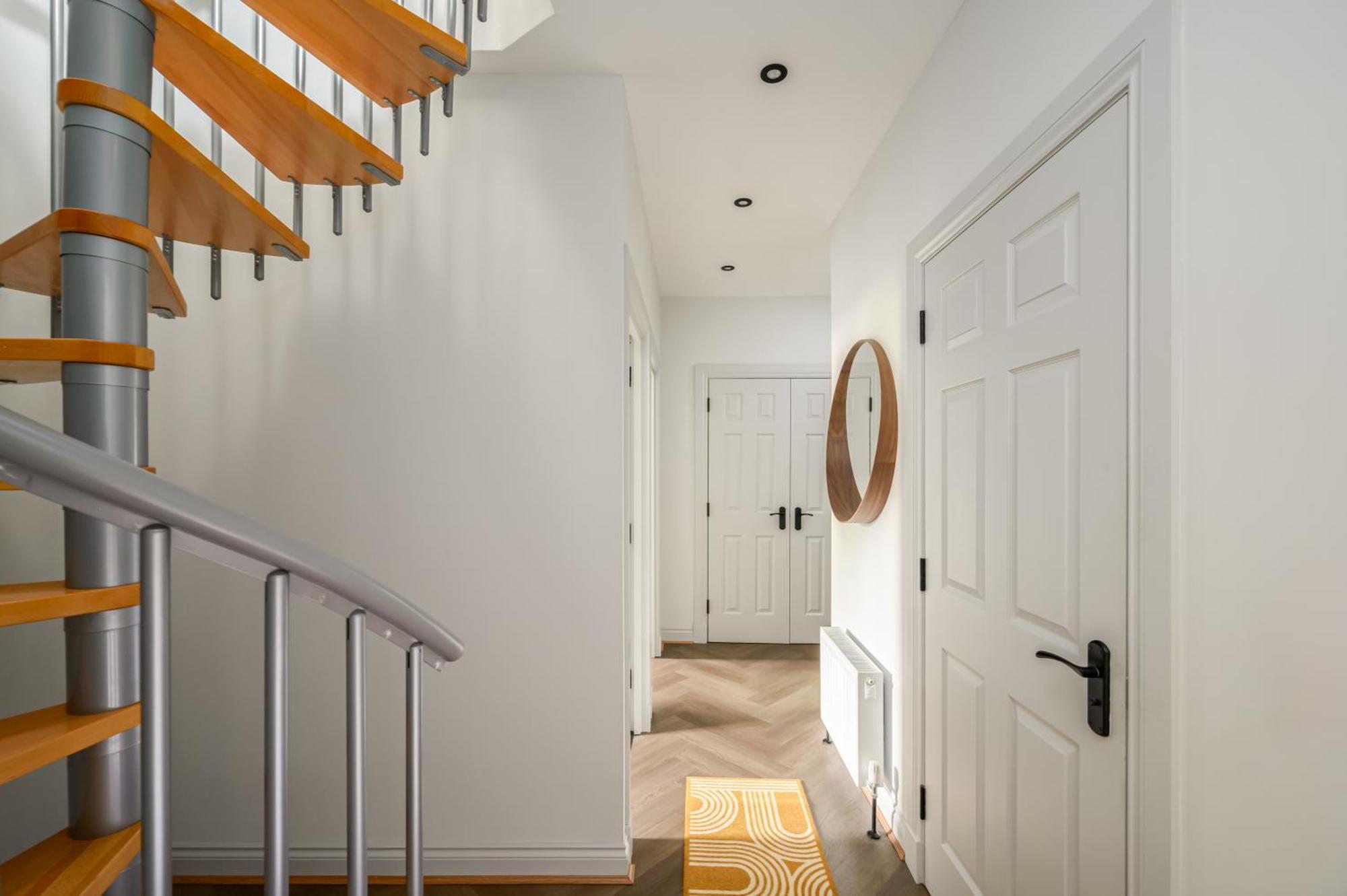 Trinity Flats By The House Of Danu