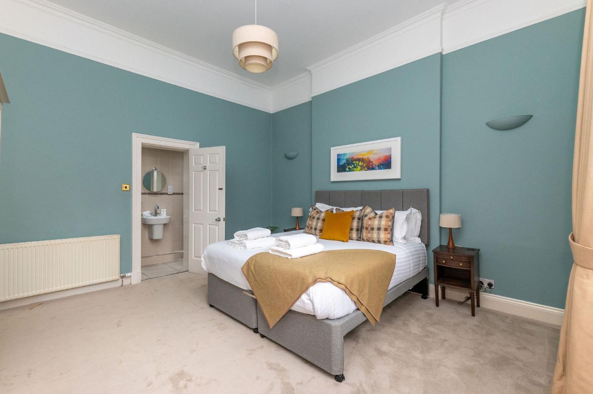 Apartment Centre *