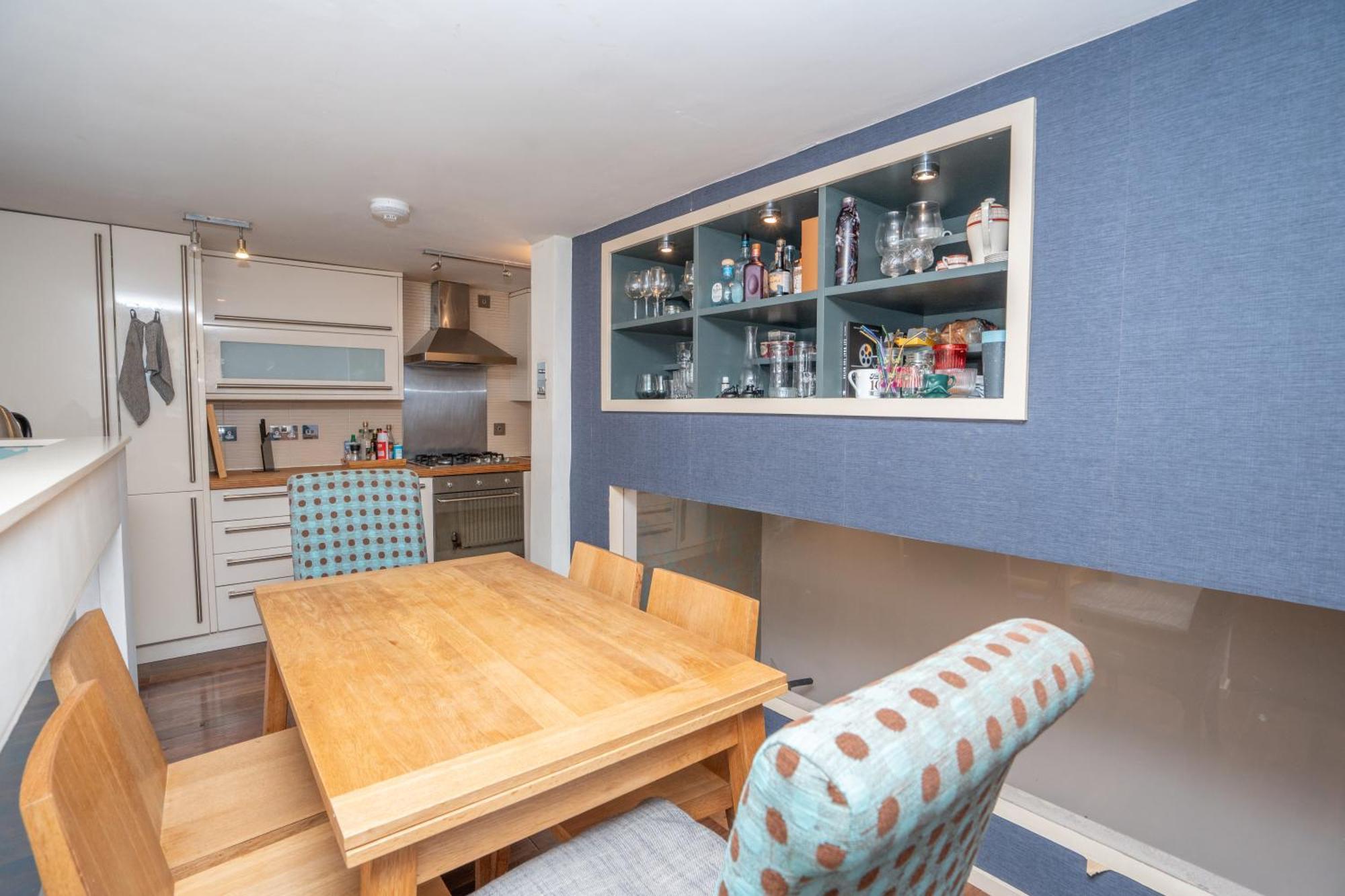 The Old School In Dean Village Apartment