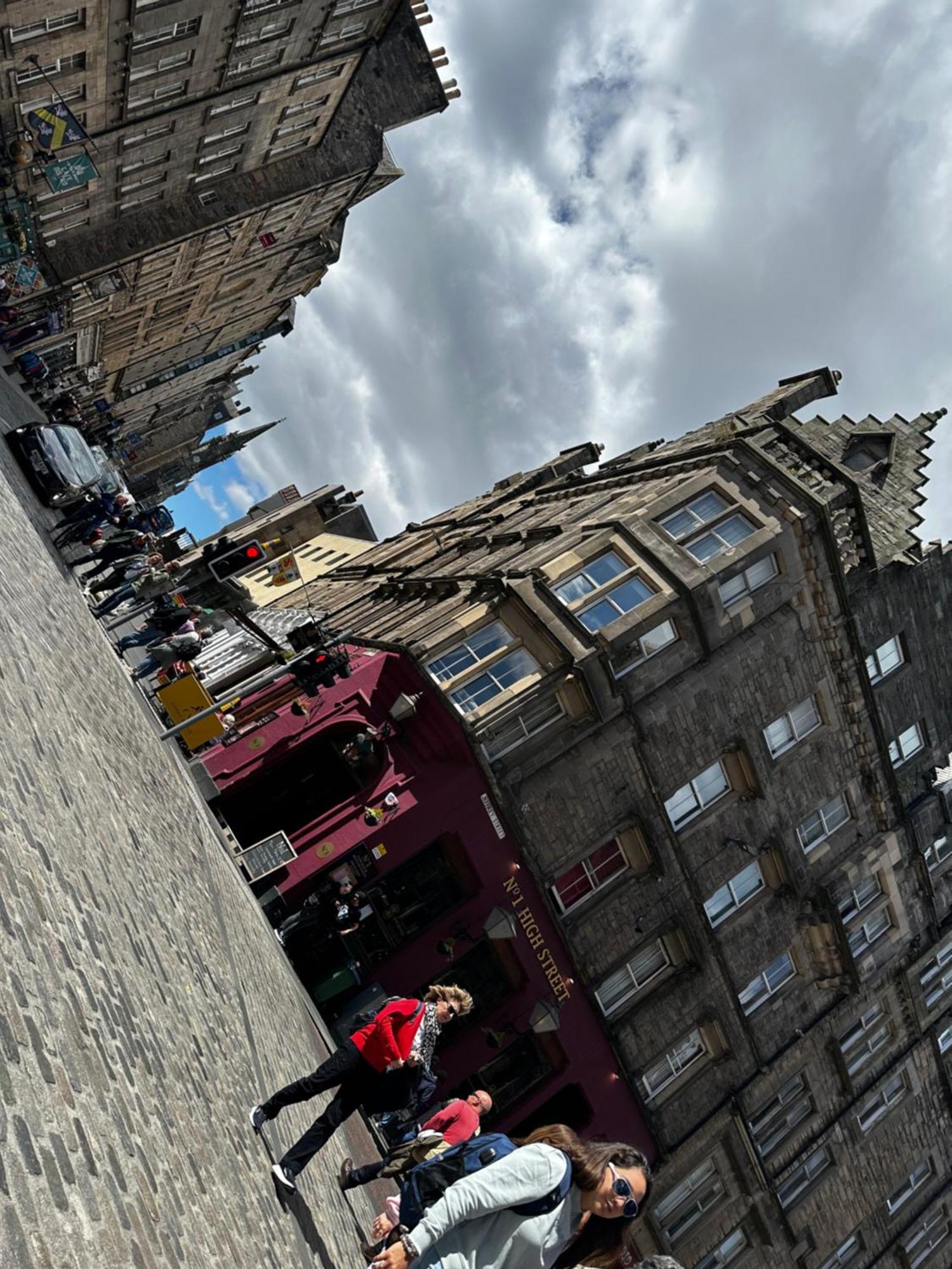 Old House In Of Old Town * Edinburgh