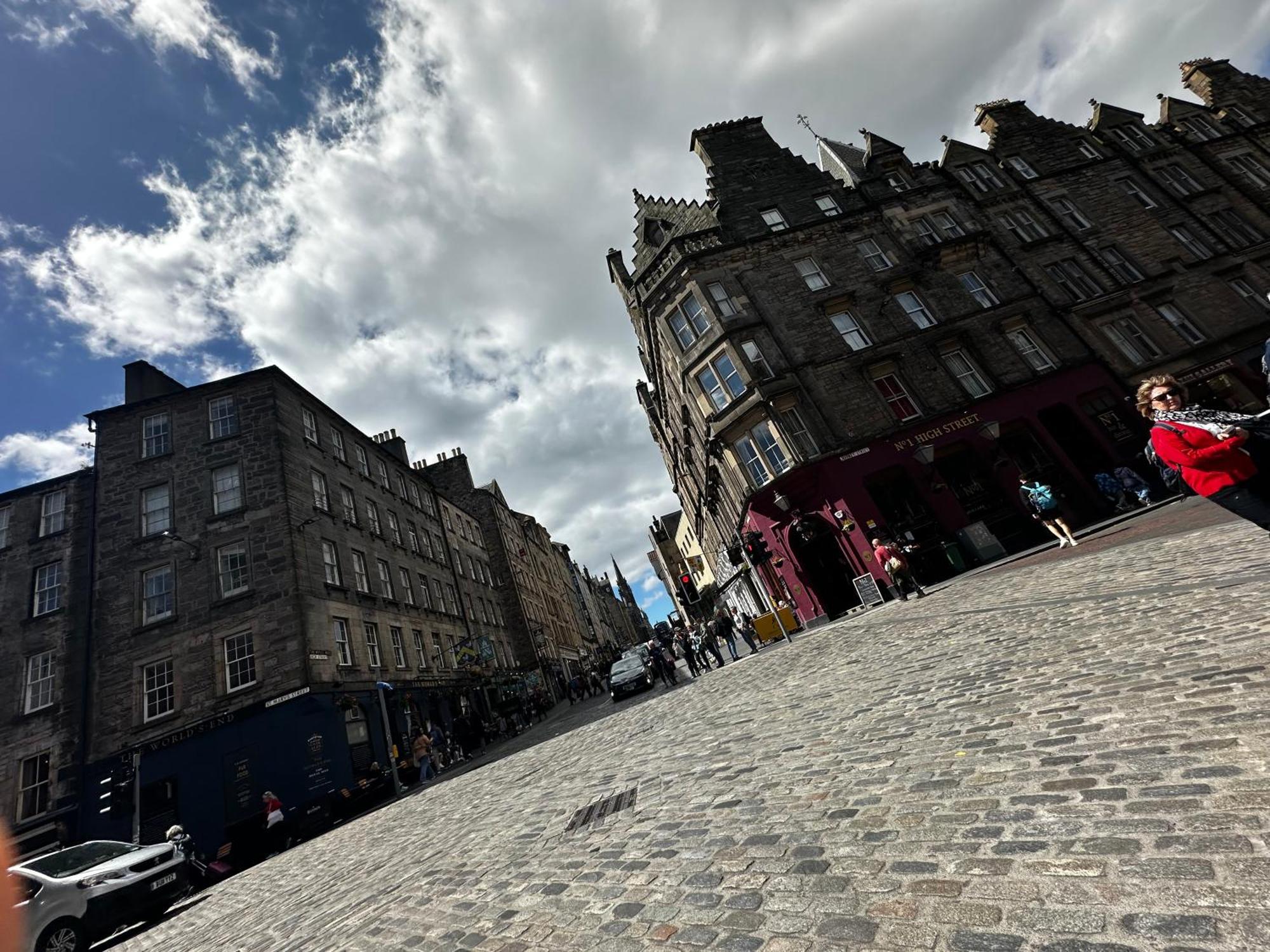Old House In Of Old Town Apartment Edinburgh