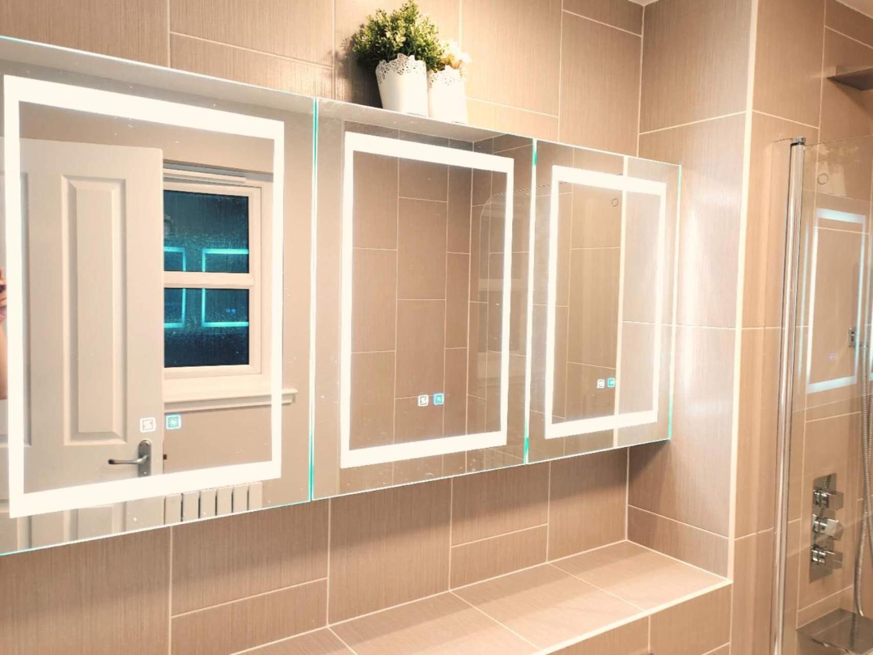 Modern And Spacious Double&king Bedrooms Both With Private Bathrooms * Edinburgh