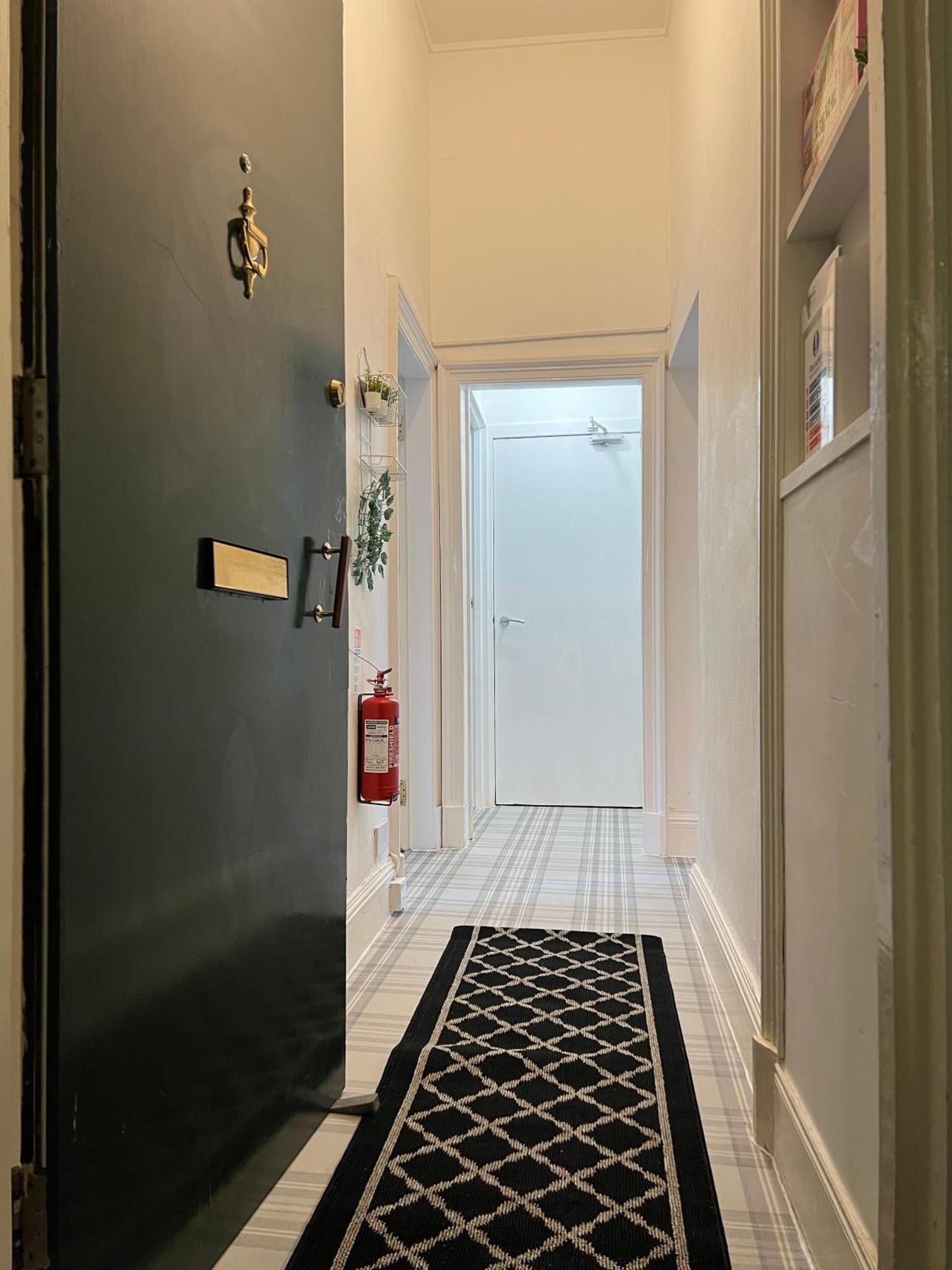 Spacious Boutique Two-bedroom Next To The Castle