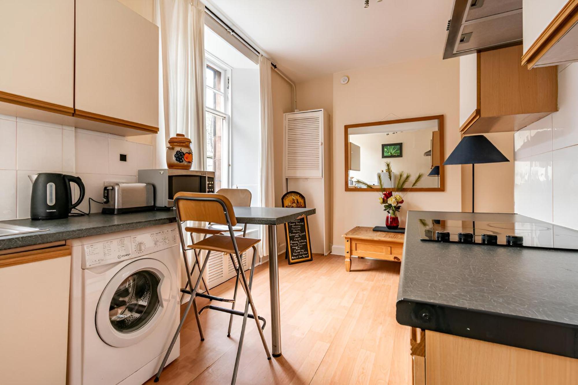 Old Town Flat In EDI