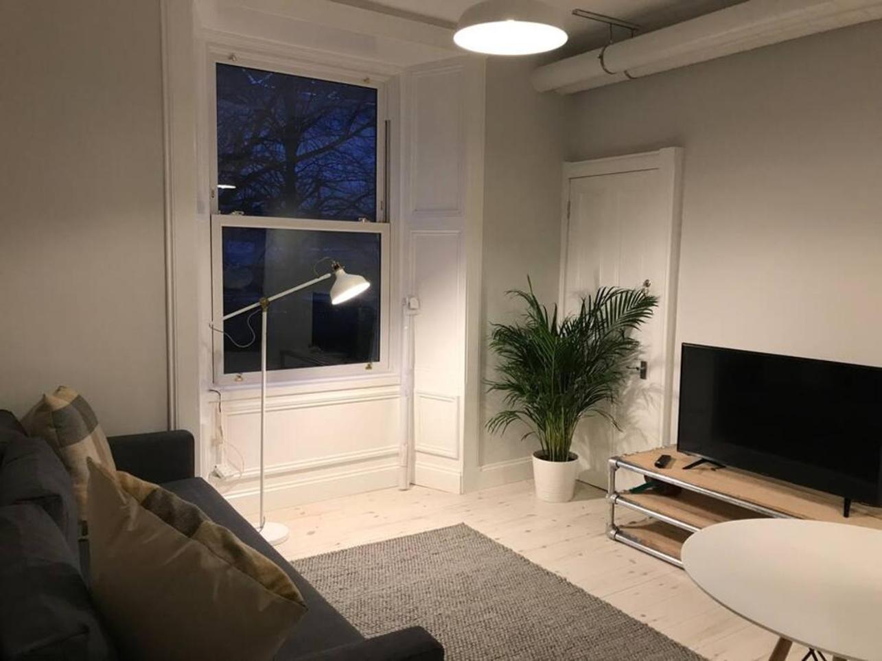 Relax In Style In Edinburghs Buzzing West End