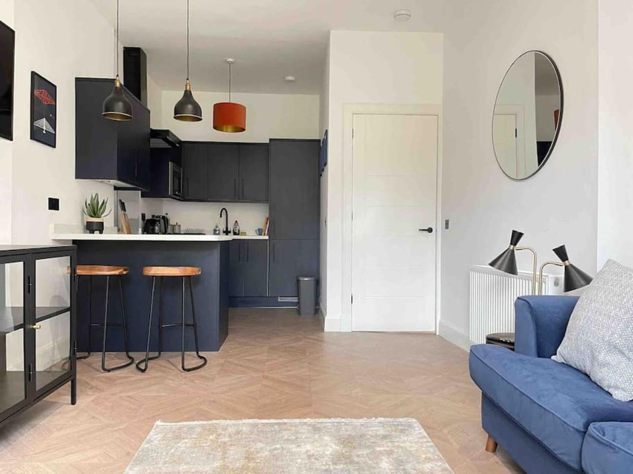 West Montgomery Place Apartment *