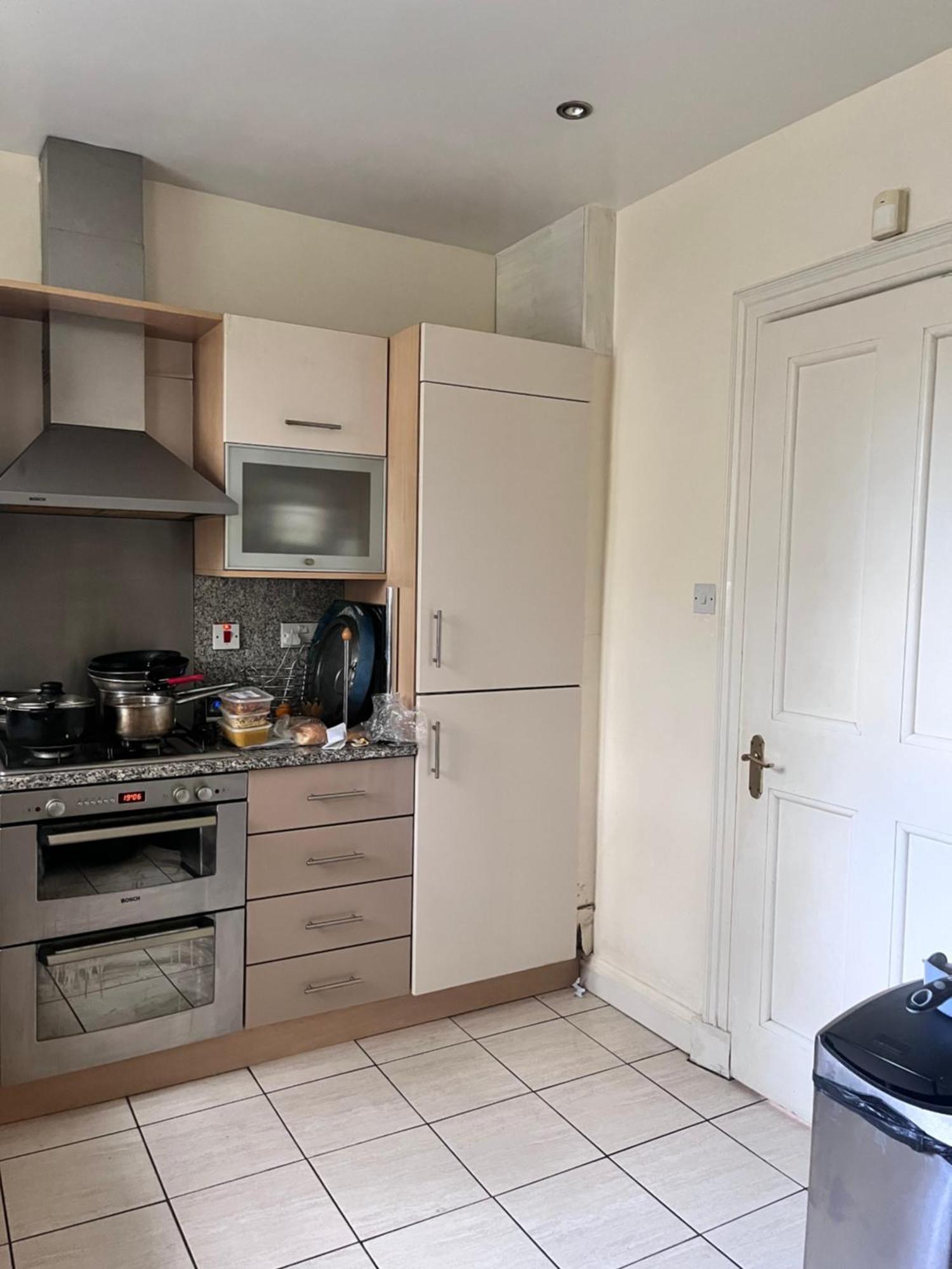 Homestay Private In Charming Detached House In Newington
