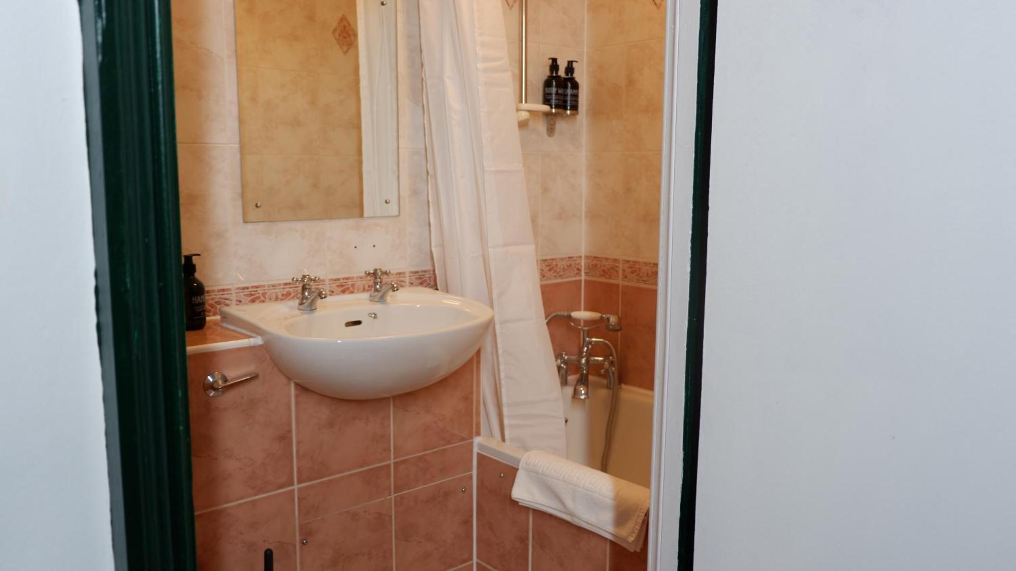Guest house 4 Friends House *