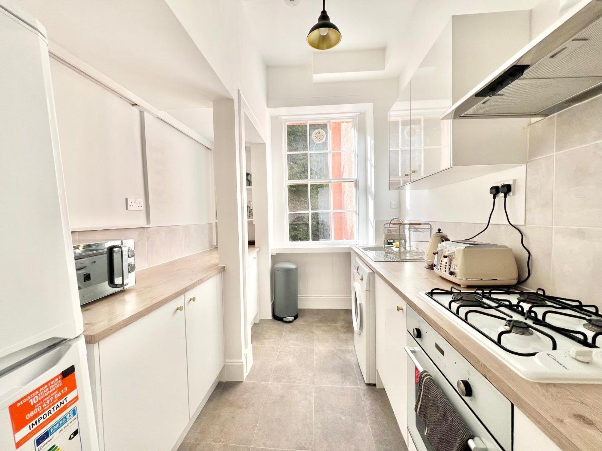 Bright Old Town Centre Apartment