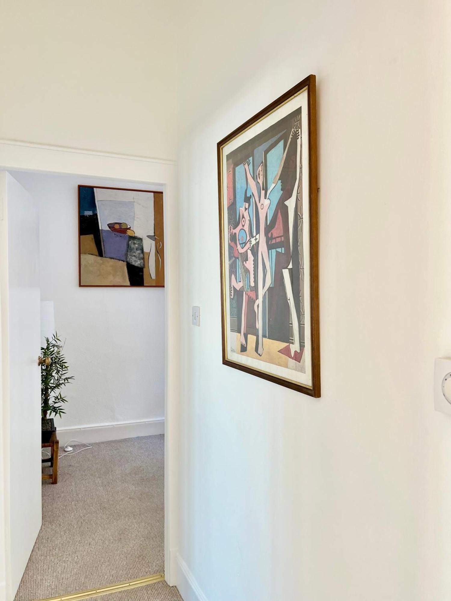 Bright Old Town Centre Apartment *