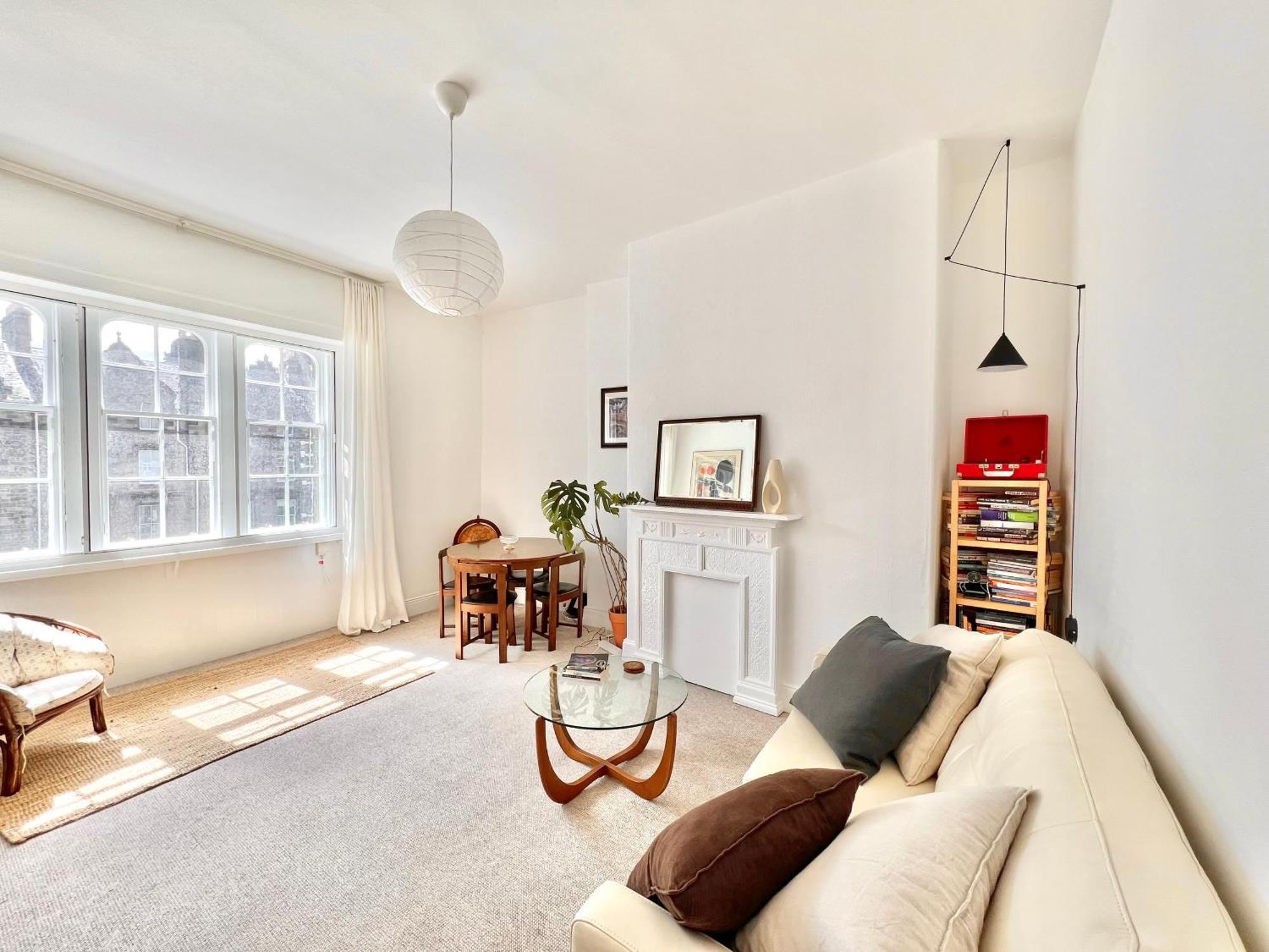 Apartment Bright Old Town Centre