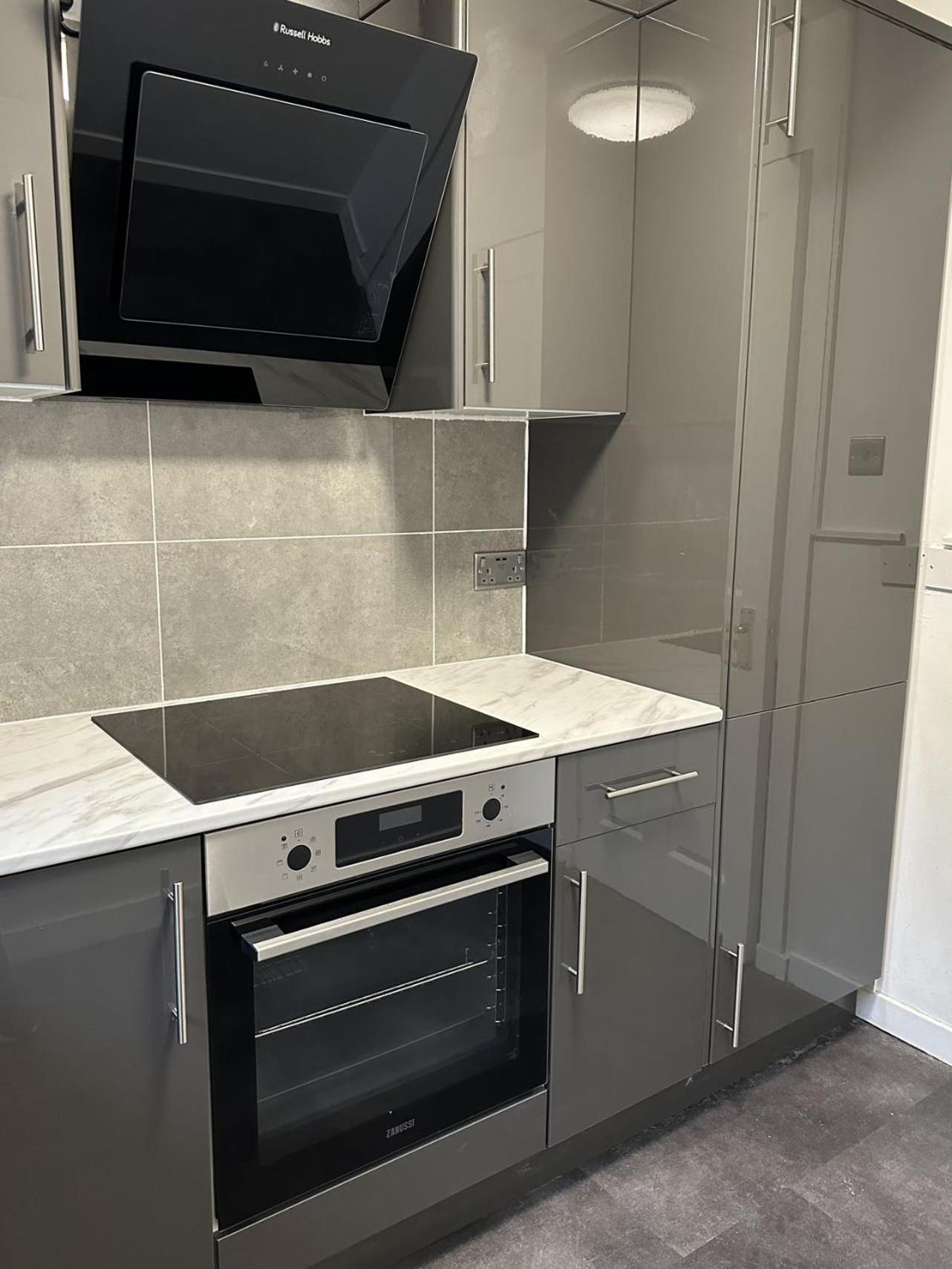 Two Bedroom Flat Close To Meadows With Free Parking Apartment Edinburgh
