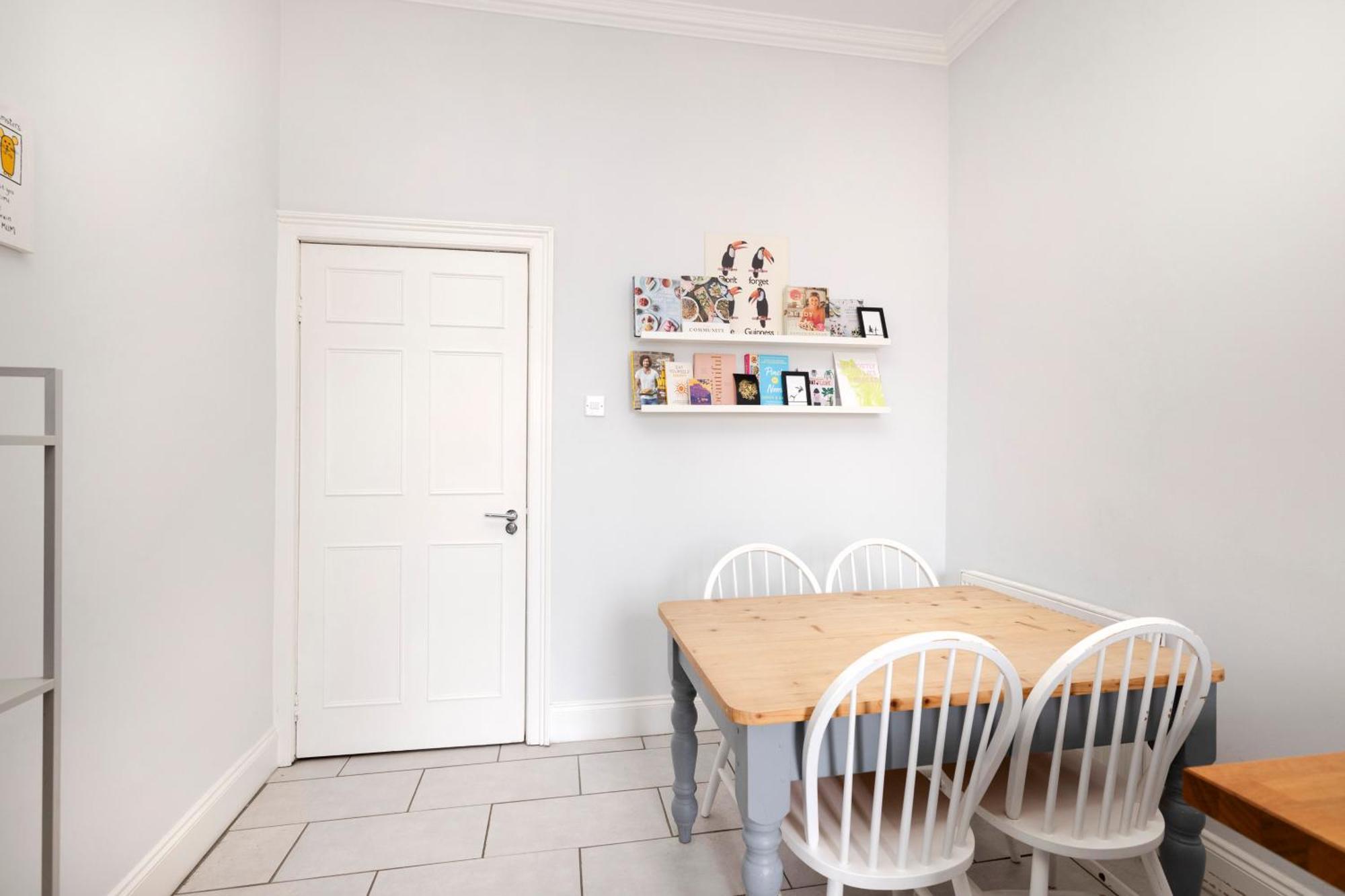 Chic West End 2-bedroom In Centre