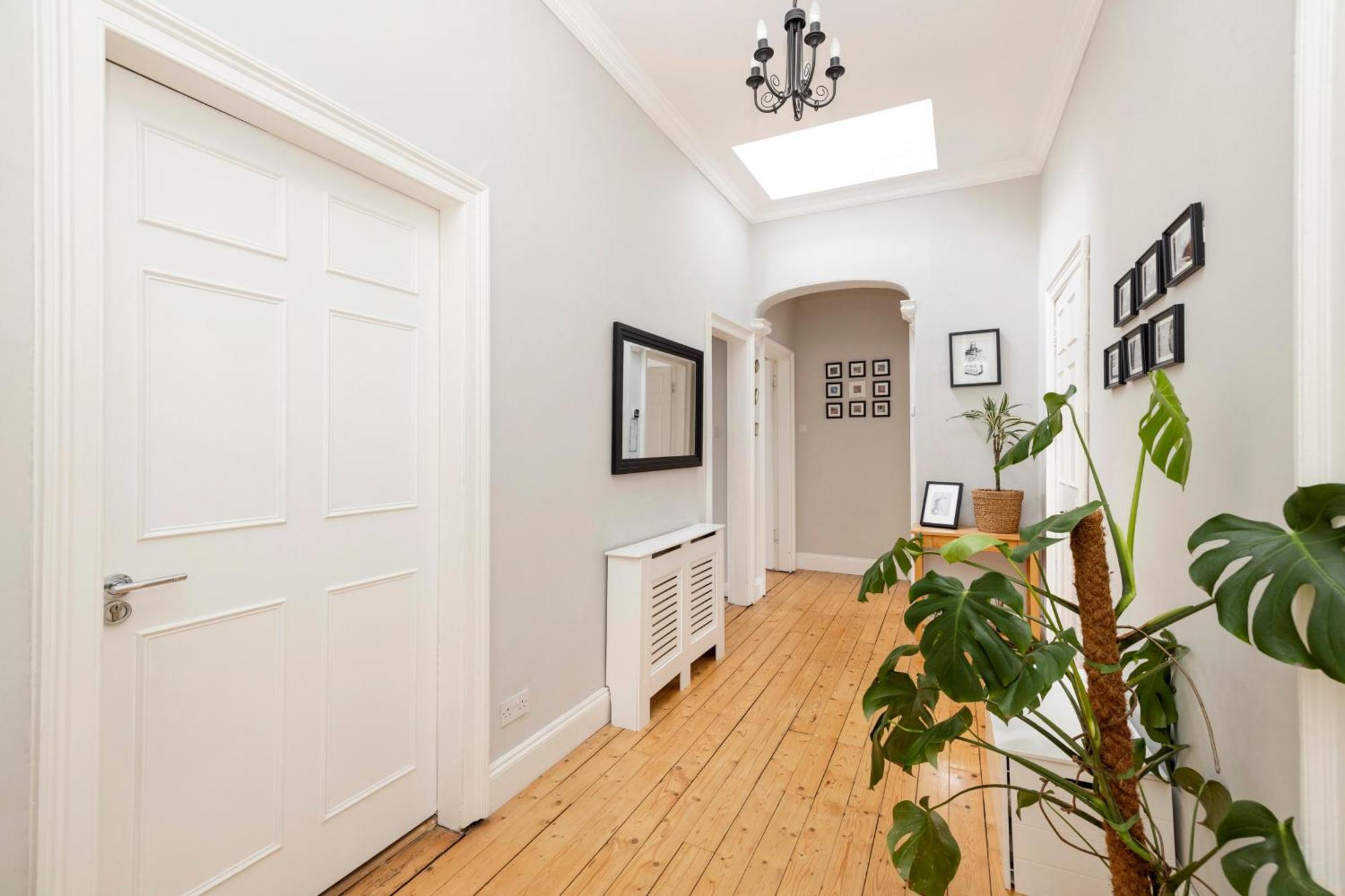 Chic West End 2-bedroom In Centre
