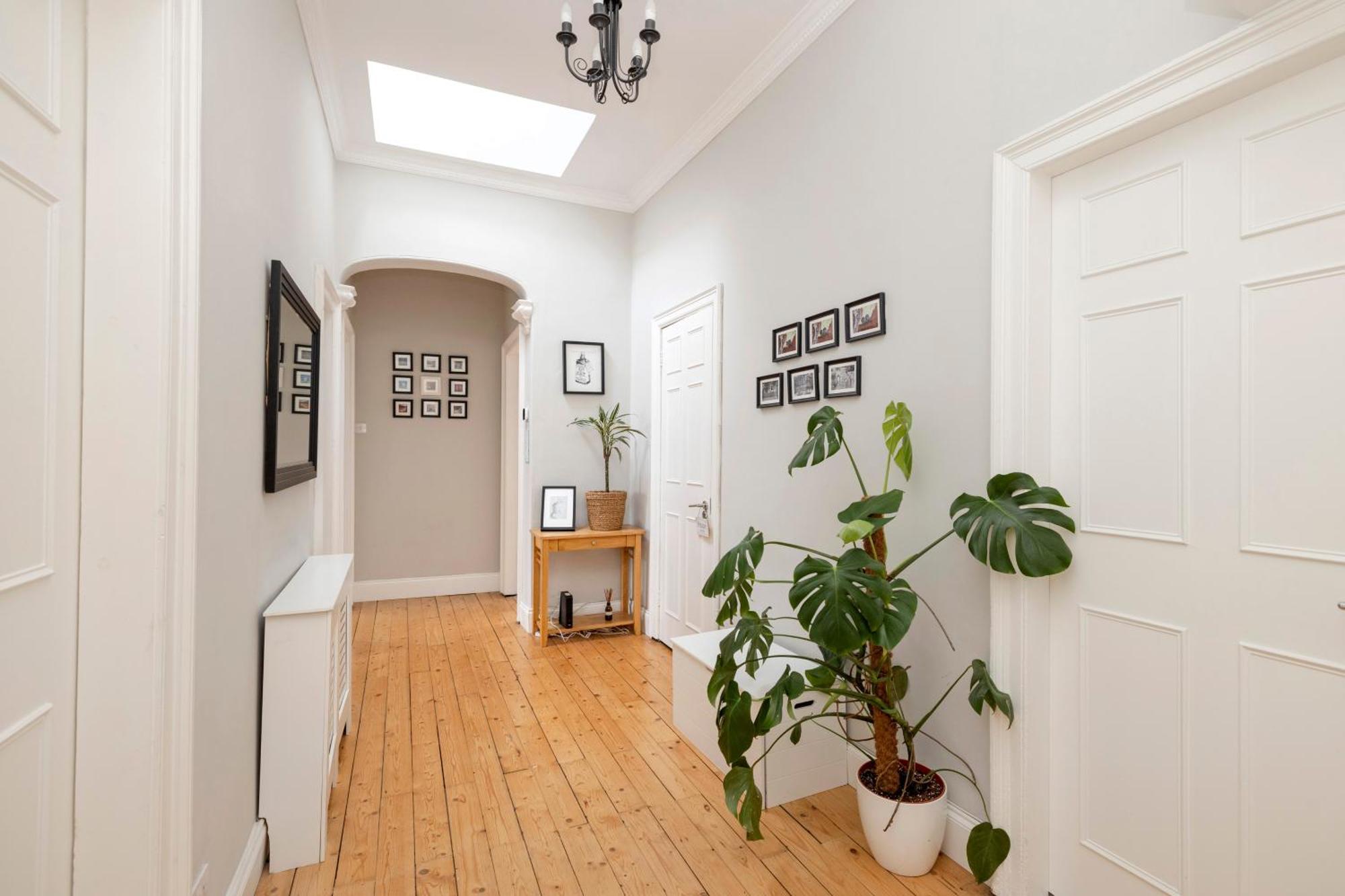 Chic West End 2-bedroom In Centre Apartment *