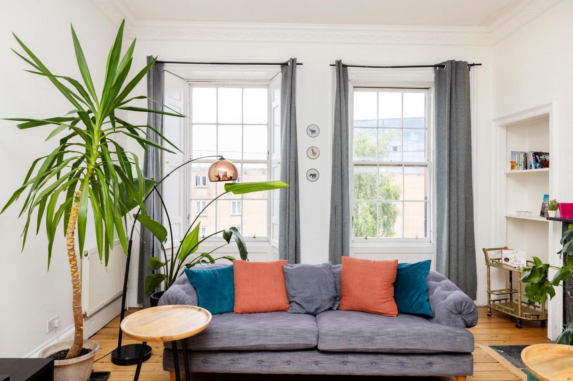 Chic West End 2-bedroom In Centre Edinburgh