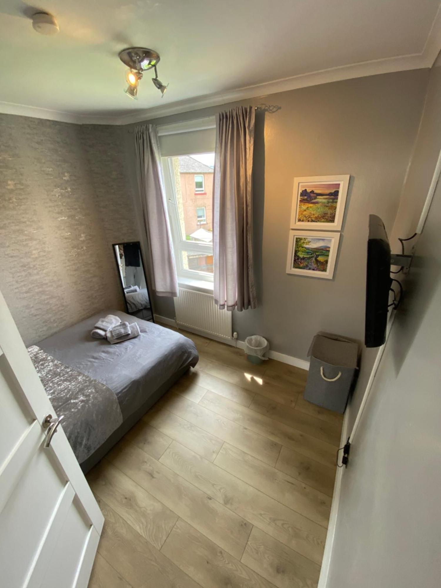 Apartment Modern Quiet Center Airport 2 Bedroom *