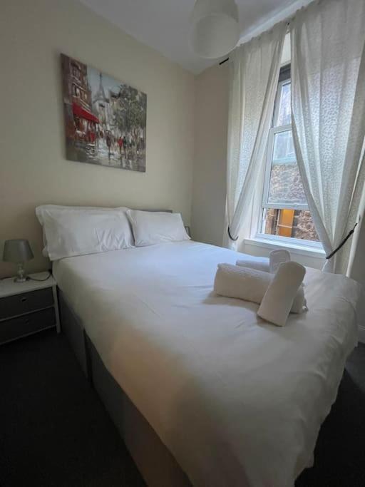 Two Bedroom Apartment-central Edinburgh-old Town-licensed Apartment *