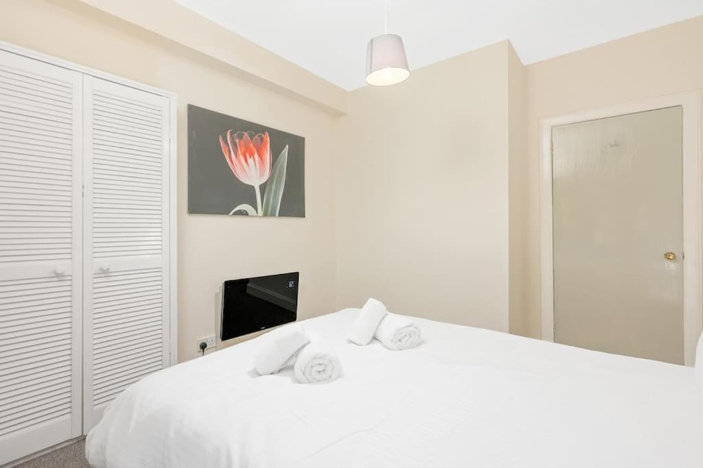 Two Bedroom Apartment-central Edinburgh-old Town-licensed Edinburgh