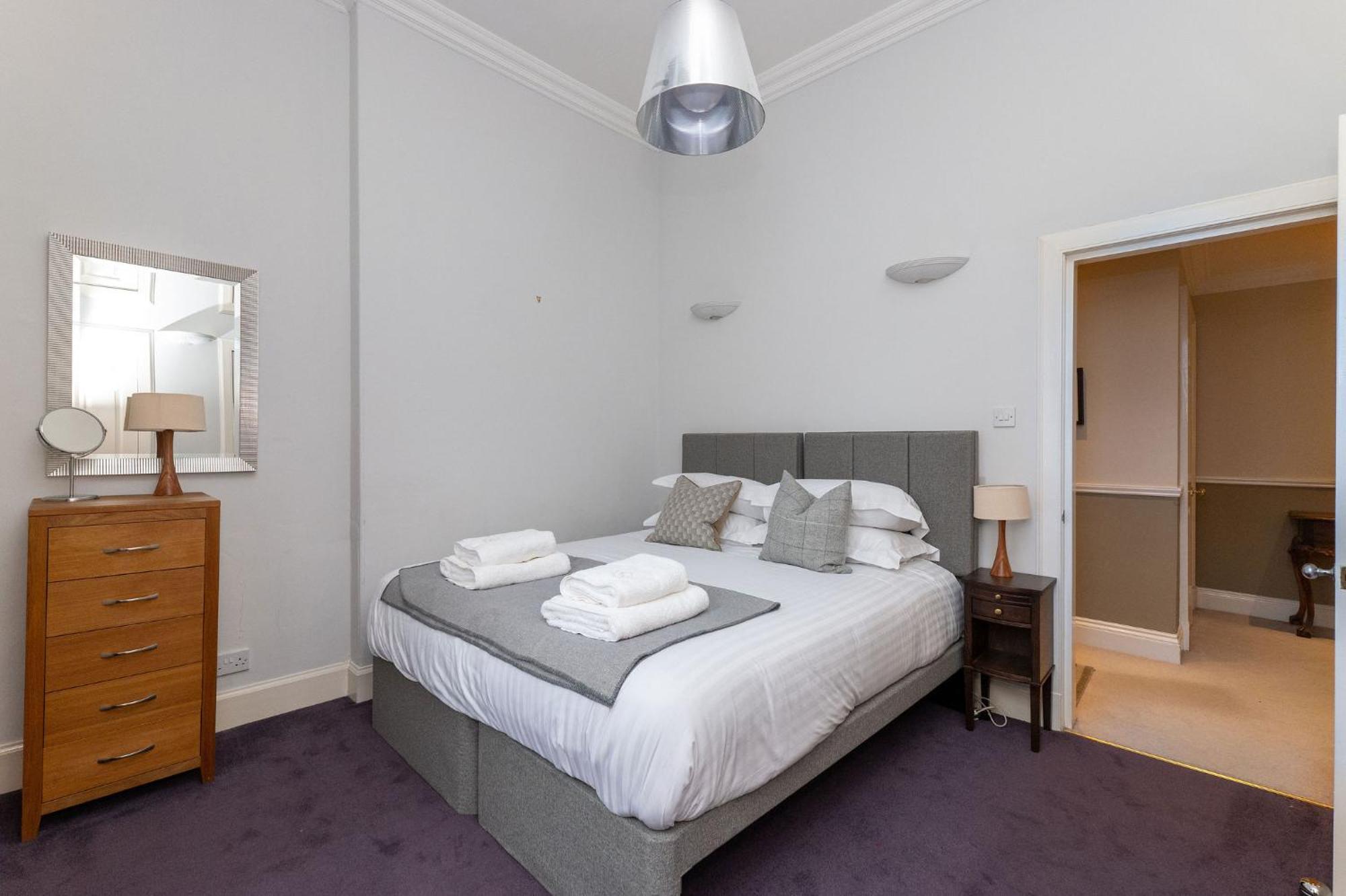 City Apartment * Edinburgh