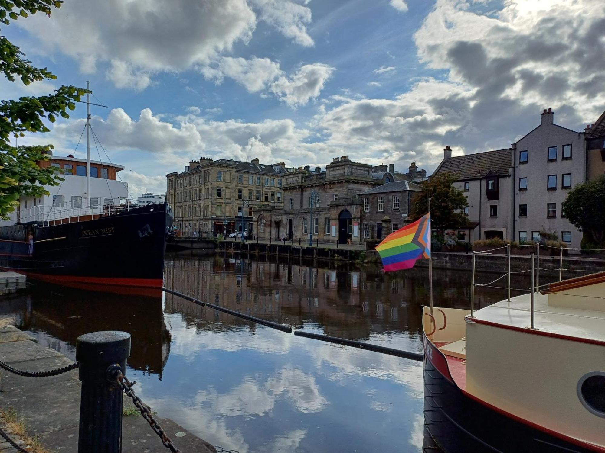 Lovely Ground Floor In Great Location At The Shore, Apartment Edinburgh