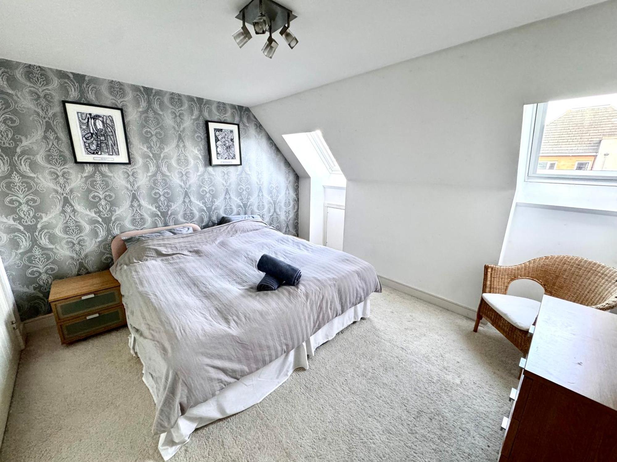 Appins Penthouse Luxury - Fast Wifi & Free Parking Apartment