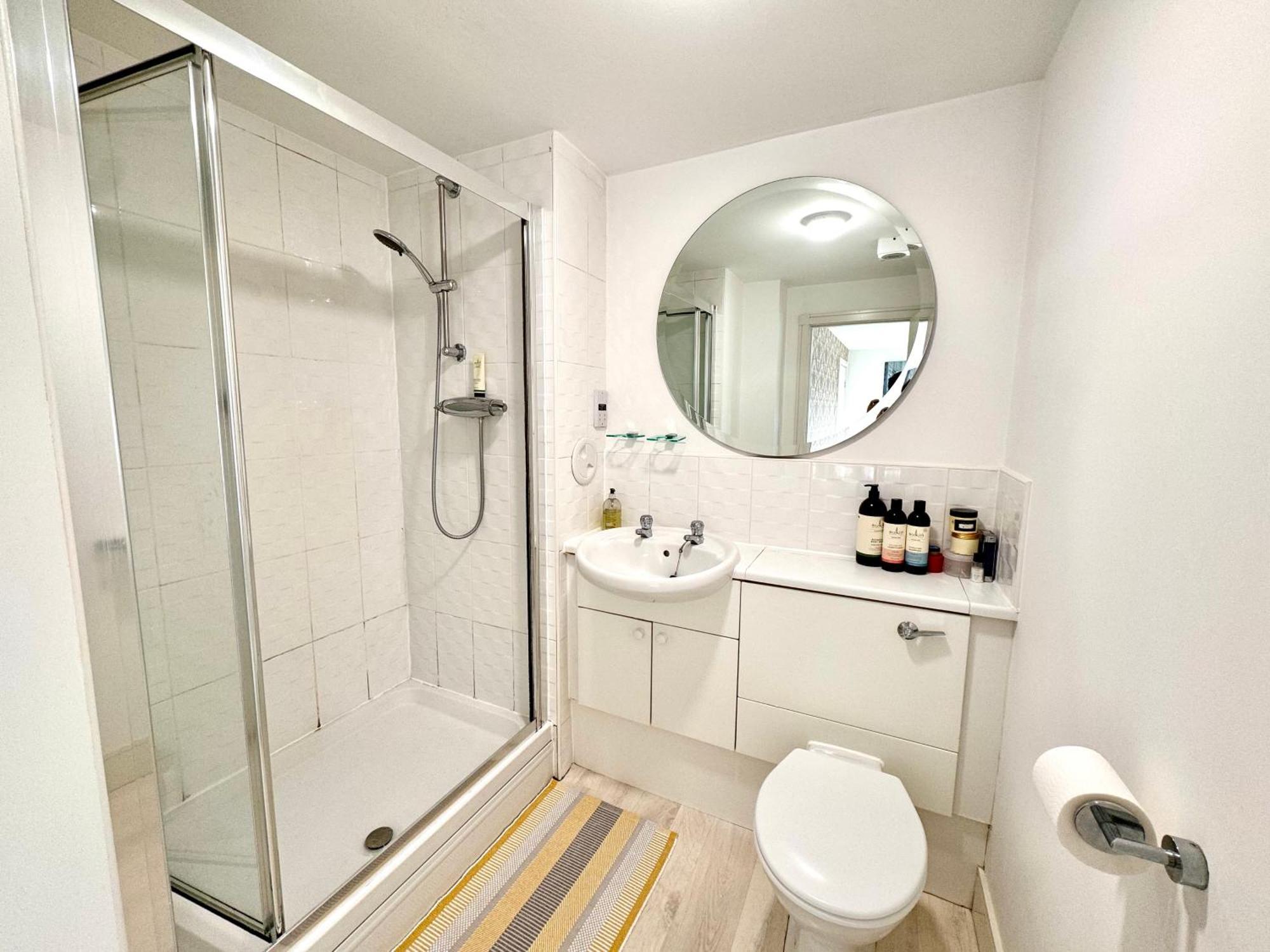 Appins Penthouse Luxury - Fast Wifi & Free Parking Apartment *