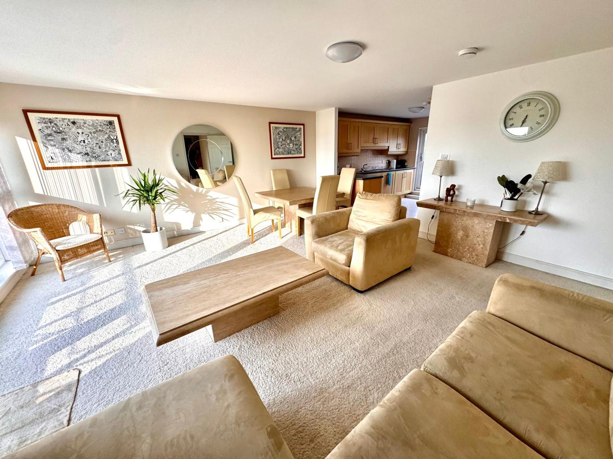 Appins Penthouse Luxury - Fast Wifi & Free Parking