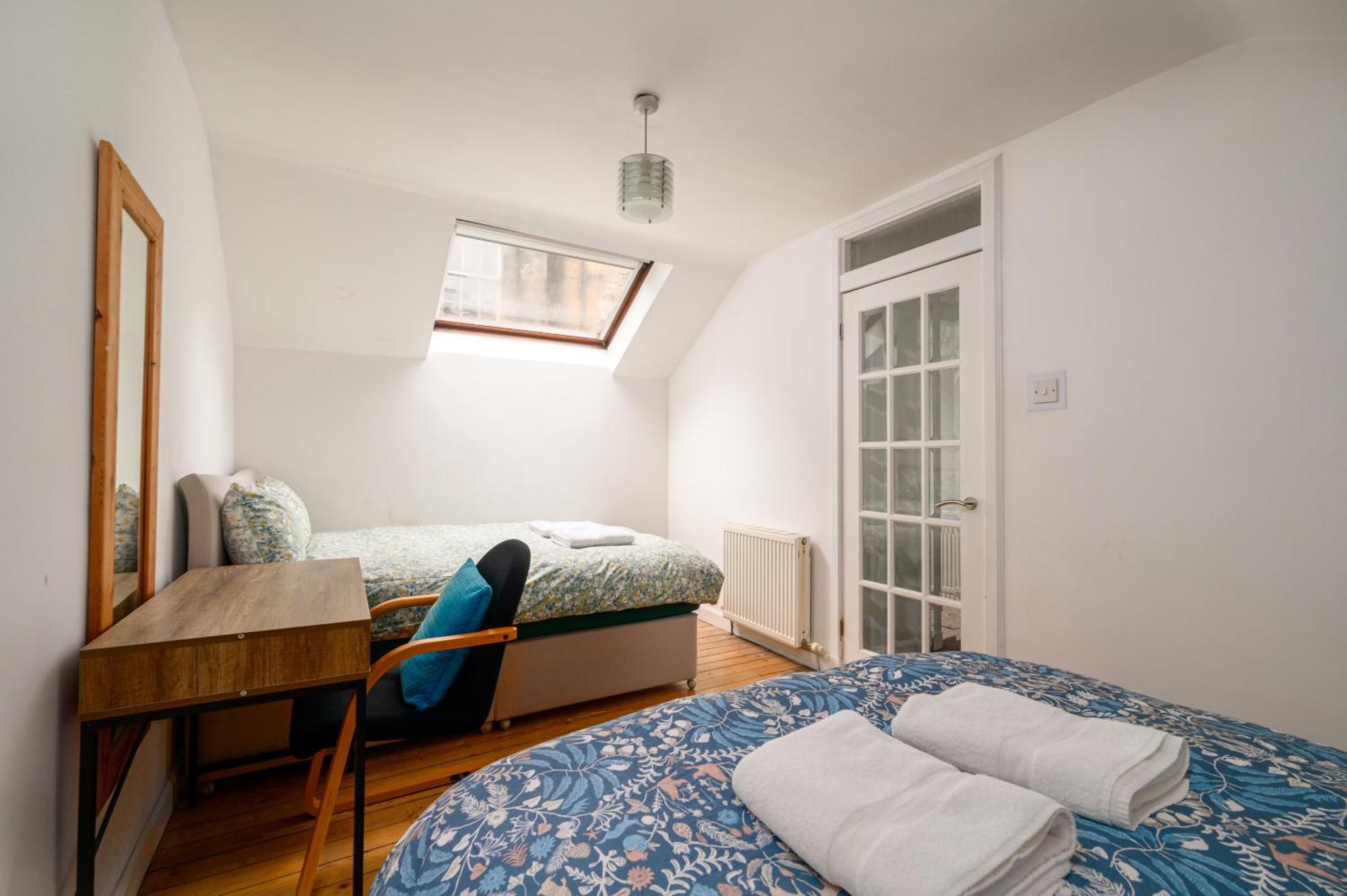 Ferienhaus Bright - - Sleeps 10