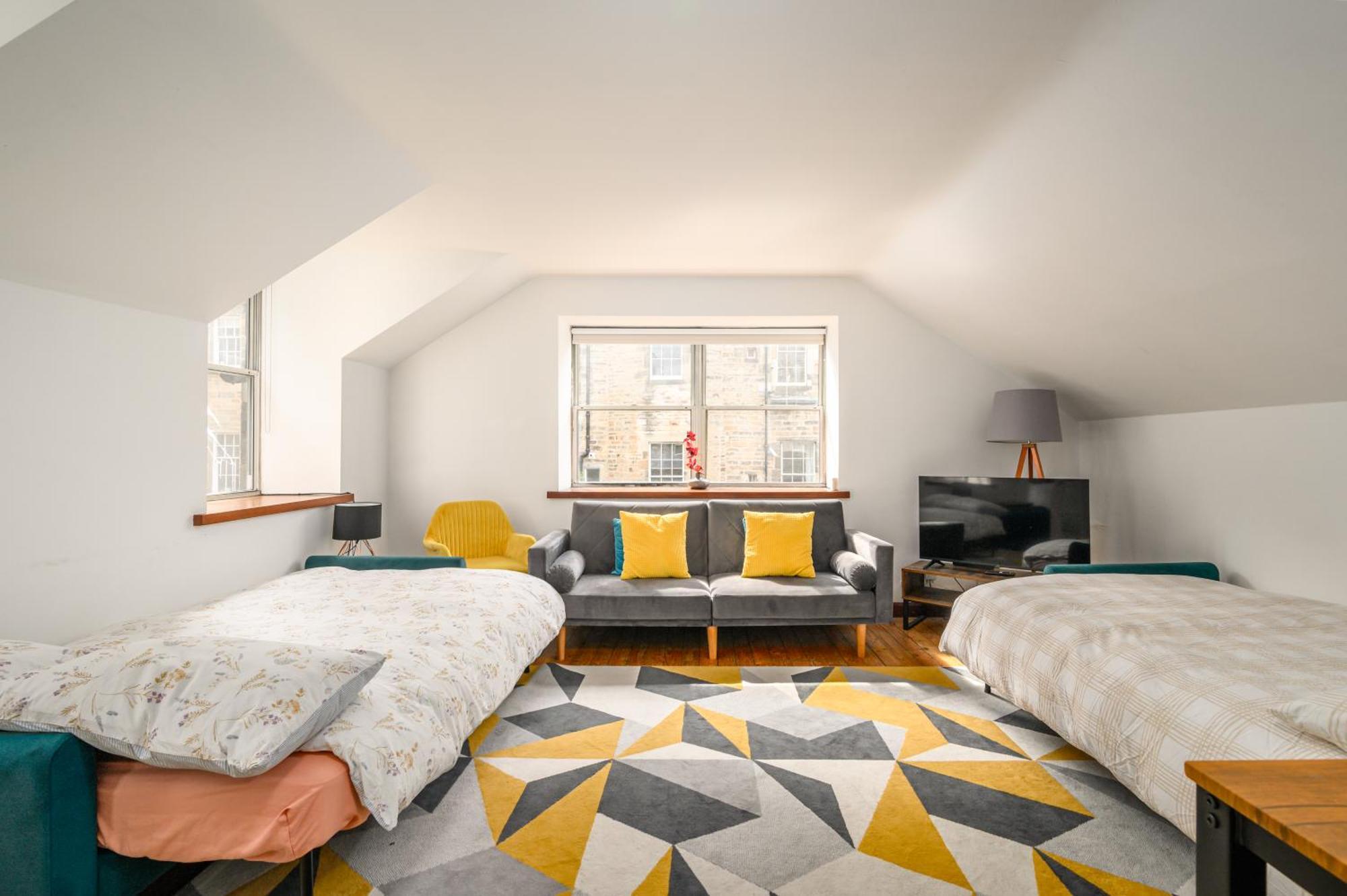 Bright - - Sleeps 10 * EDI