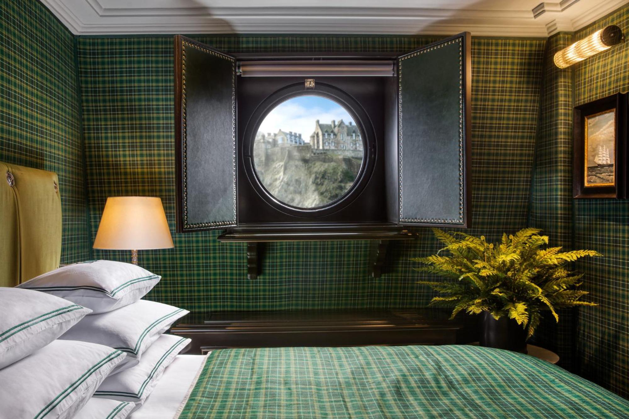 100 Princes Street 5*