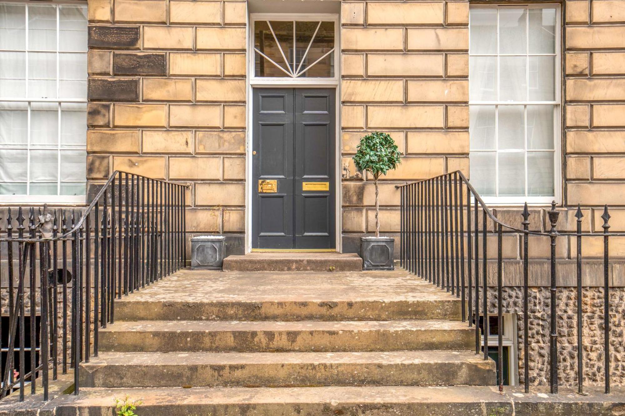 Georgian Gem In The New Town Edinburgh