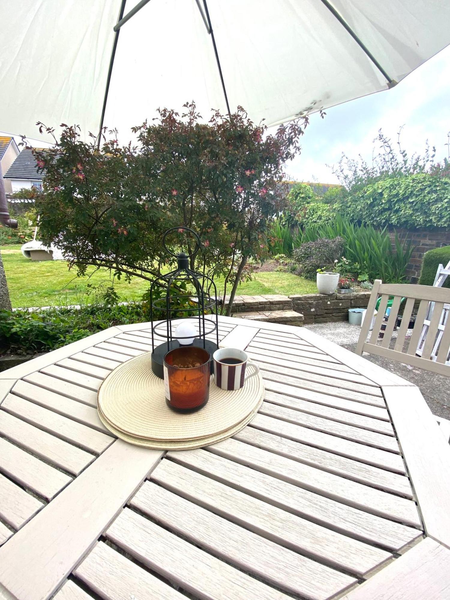 Wonderwall - Huge Garden In Luxury House - Free Parking Homestay Edinburgh